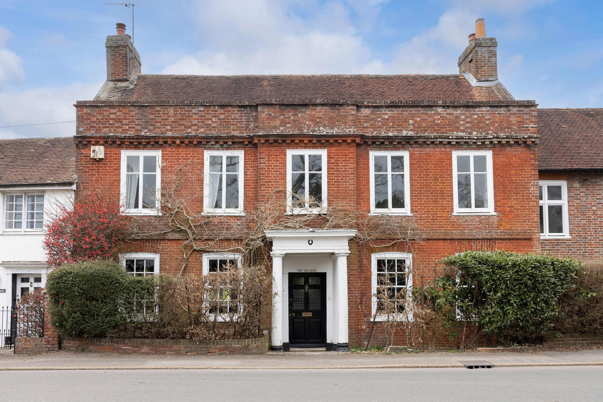 Country Retreat – Sleeps 14 – Large Garden