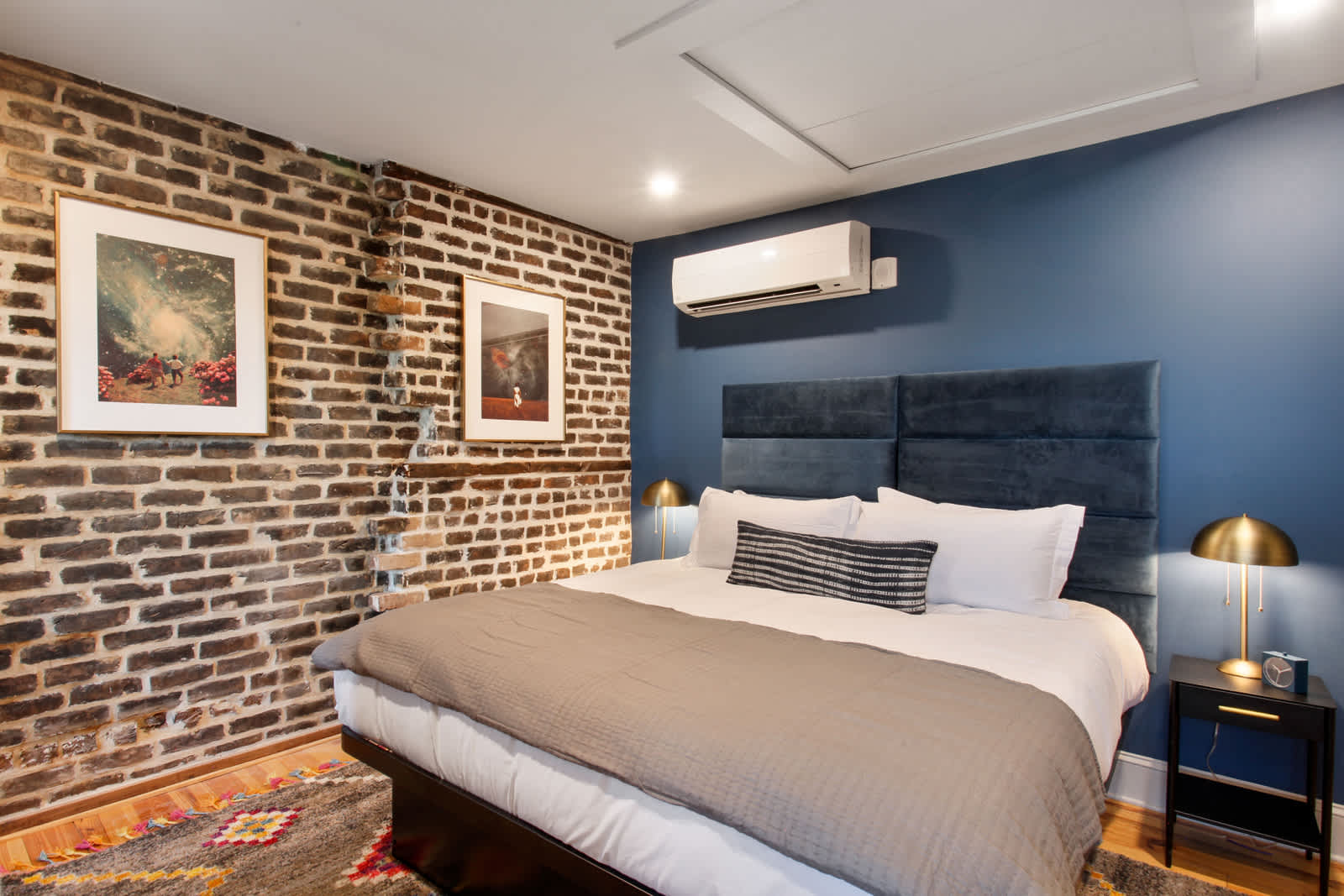 King Suite 4th Floor Downtown Hotel Boutique! — Savannah, GA — vacation rental