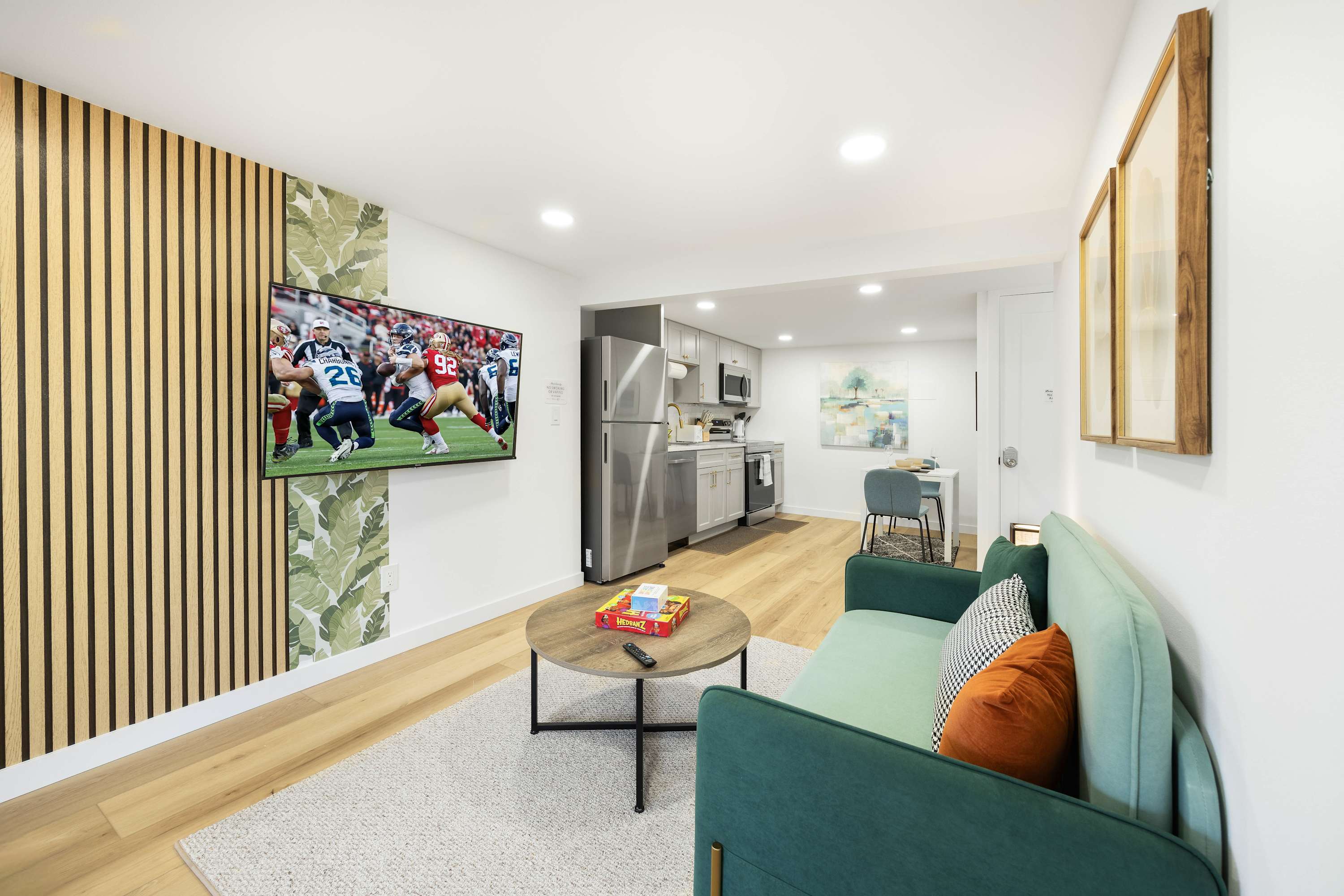 Remodeled 1BR Private Basement, 9 Min to Beach