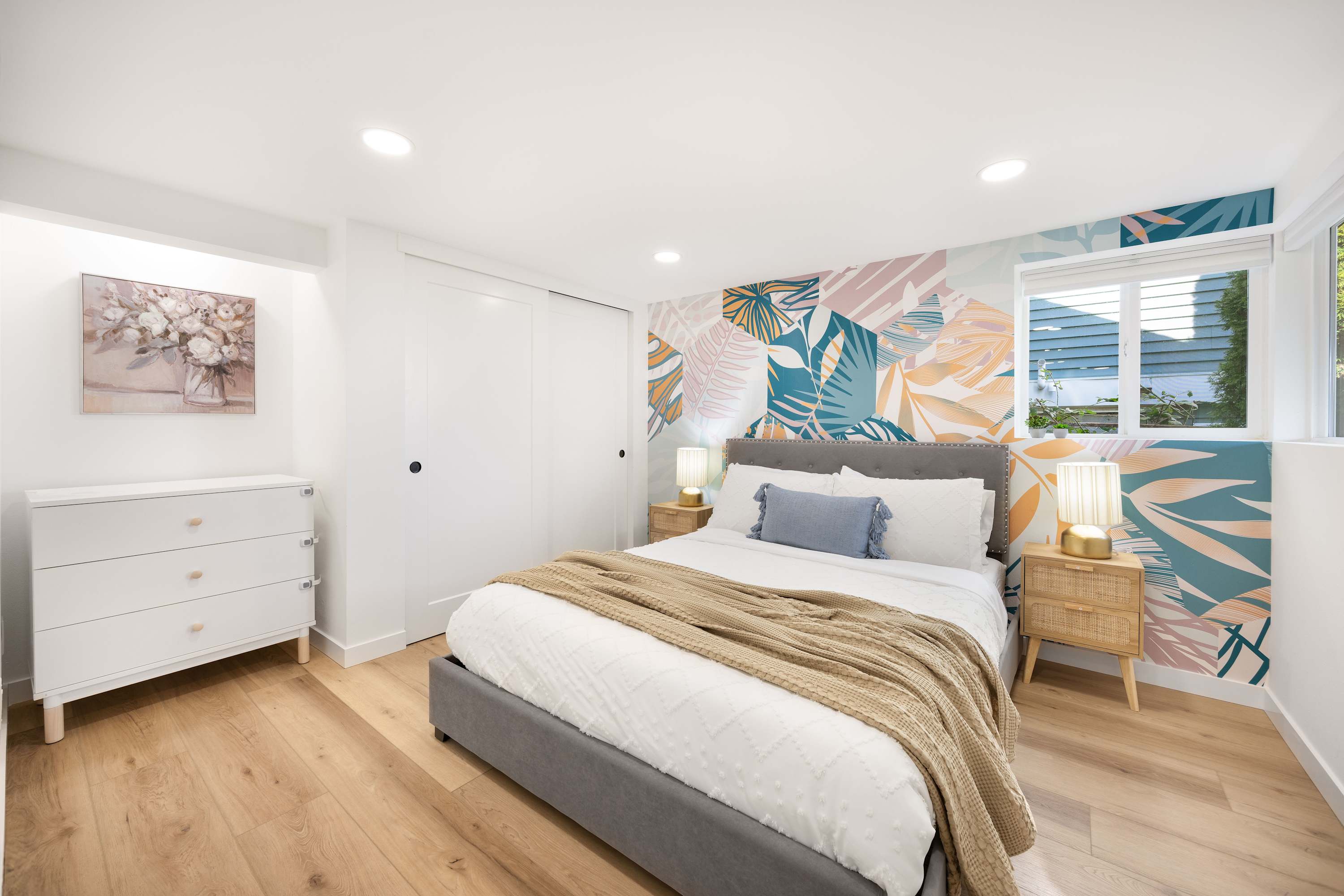 Remodeled 1BR Private Basement, 9 Min to Beach