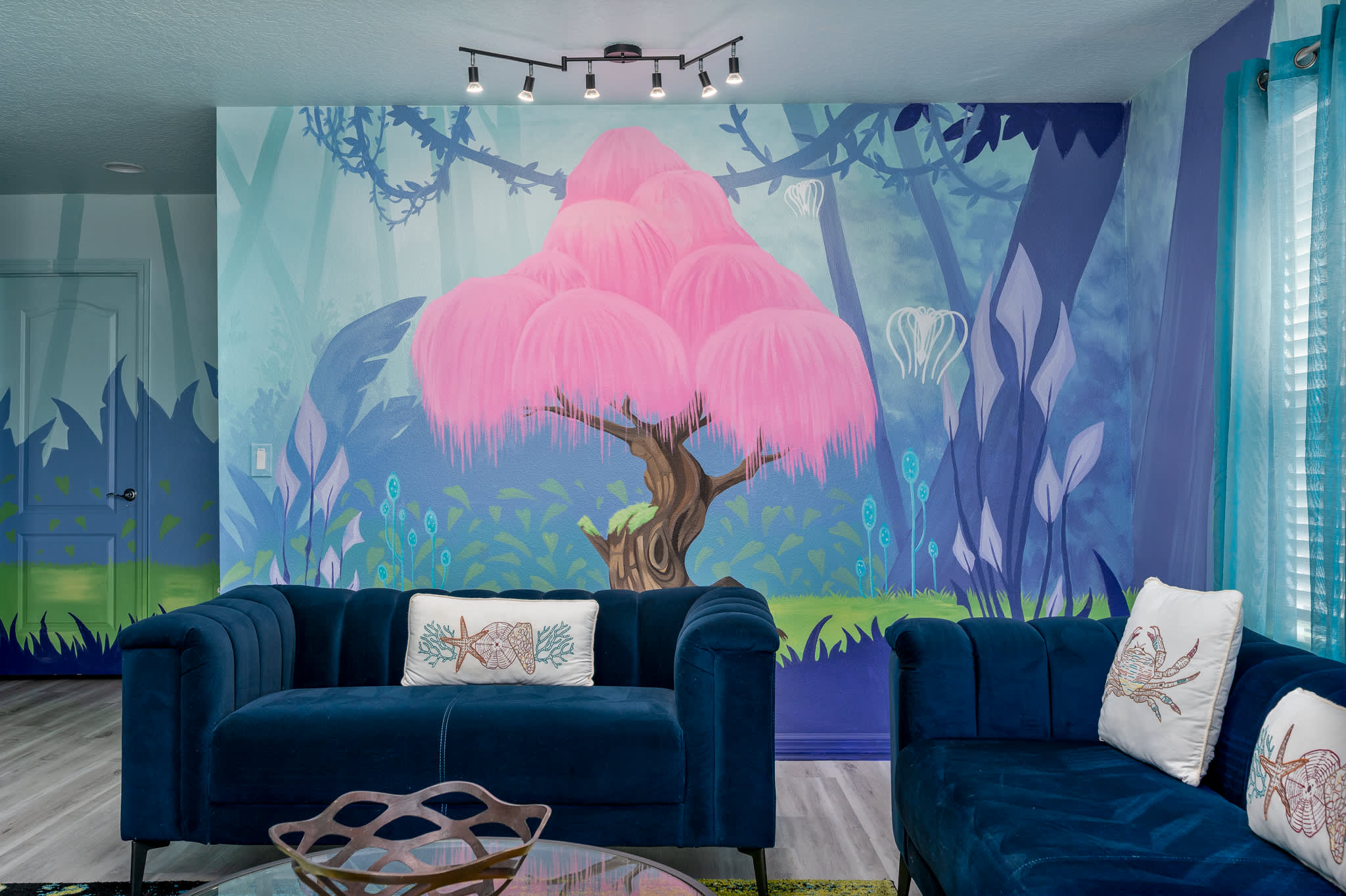 Themed getaway w/ pool & game room