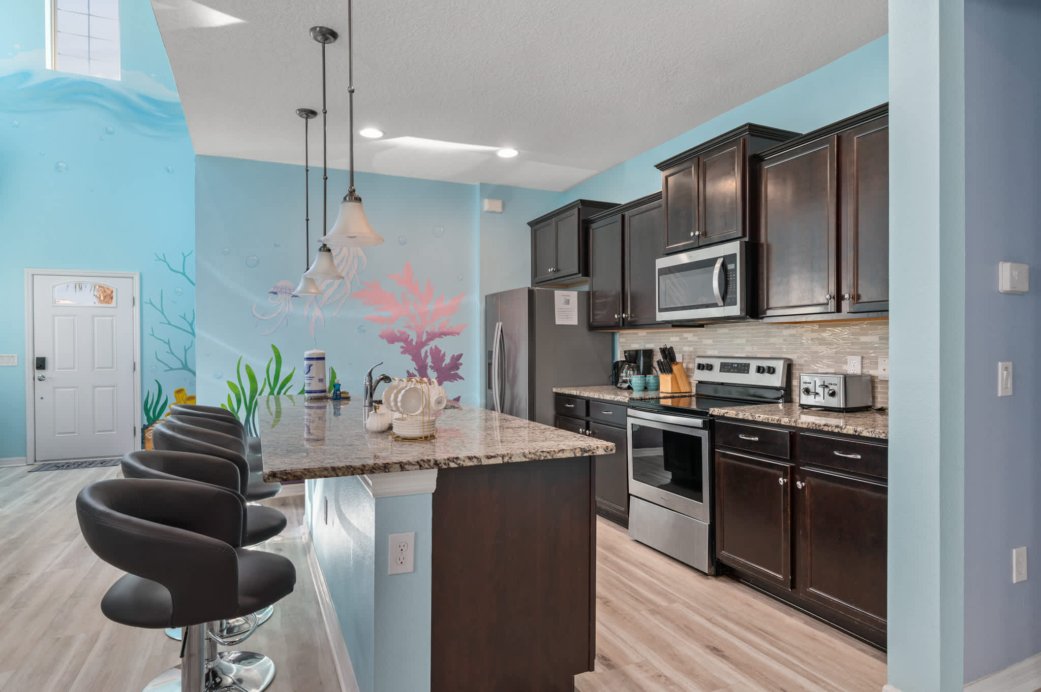 Themed getaway w/ pool & game room