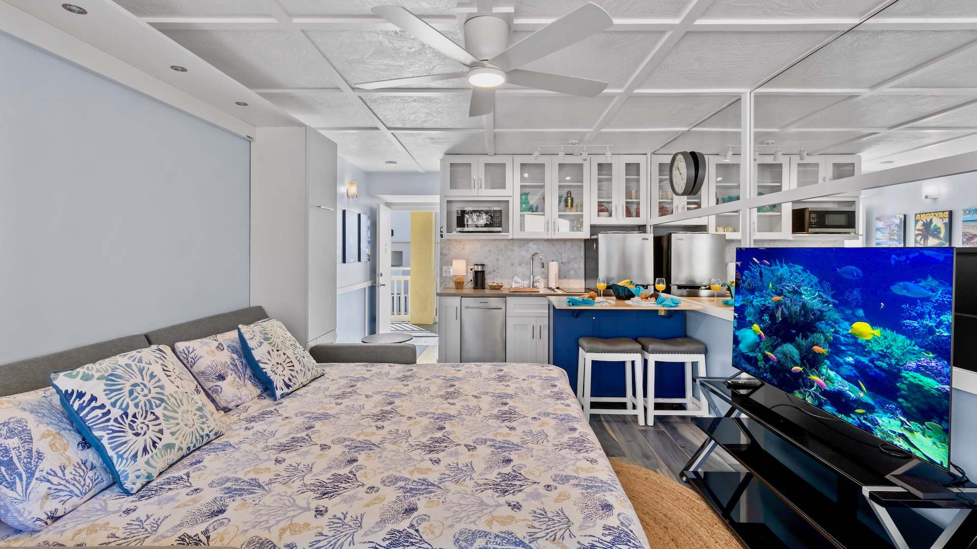 Ocean Oasis - Ocean View At Symphony Beach Club and King Bed!
