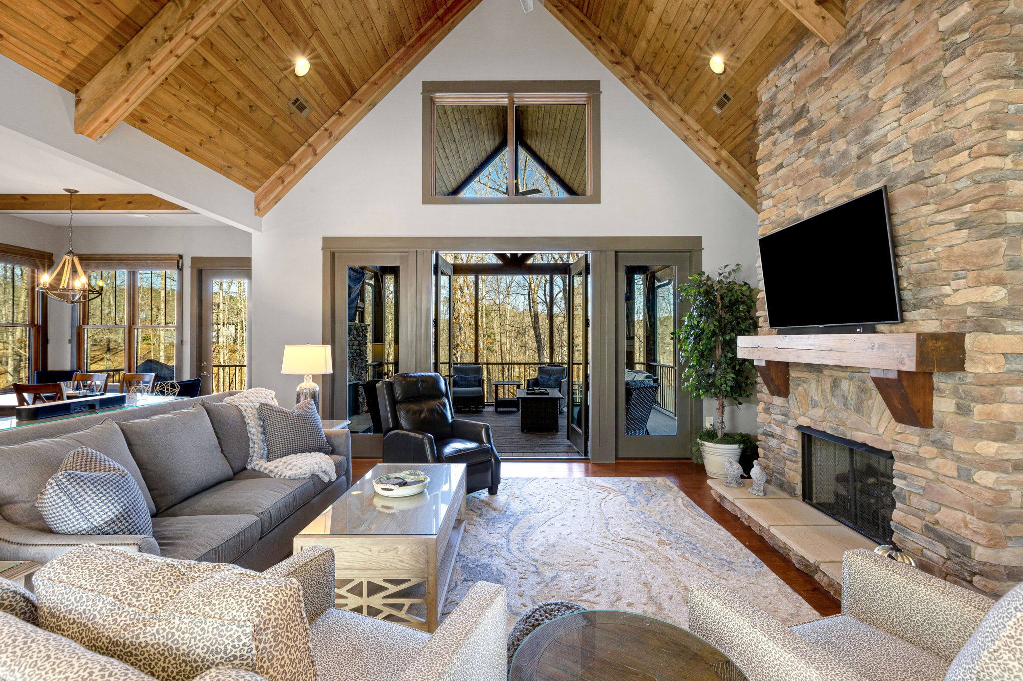 Lakefront Getaway~Dock~Fire Pit~Kayak & Games! 2