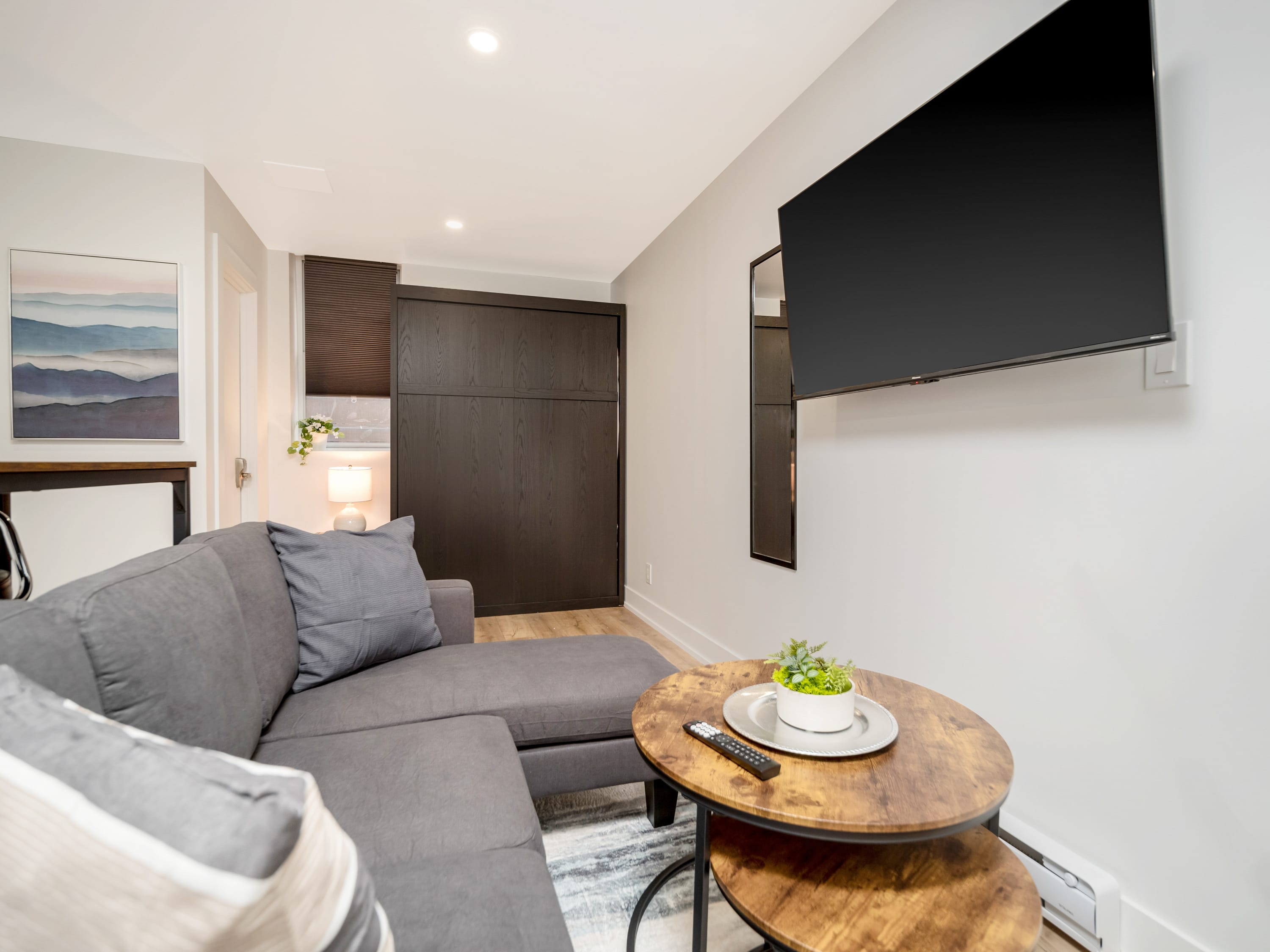 Modern Studio for 2 Corktown Hamilton | Photo 7