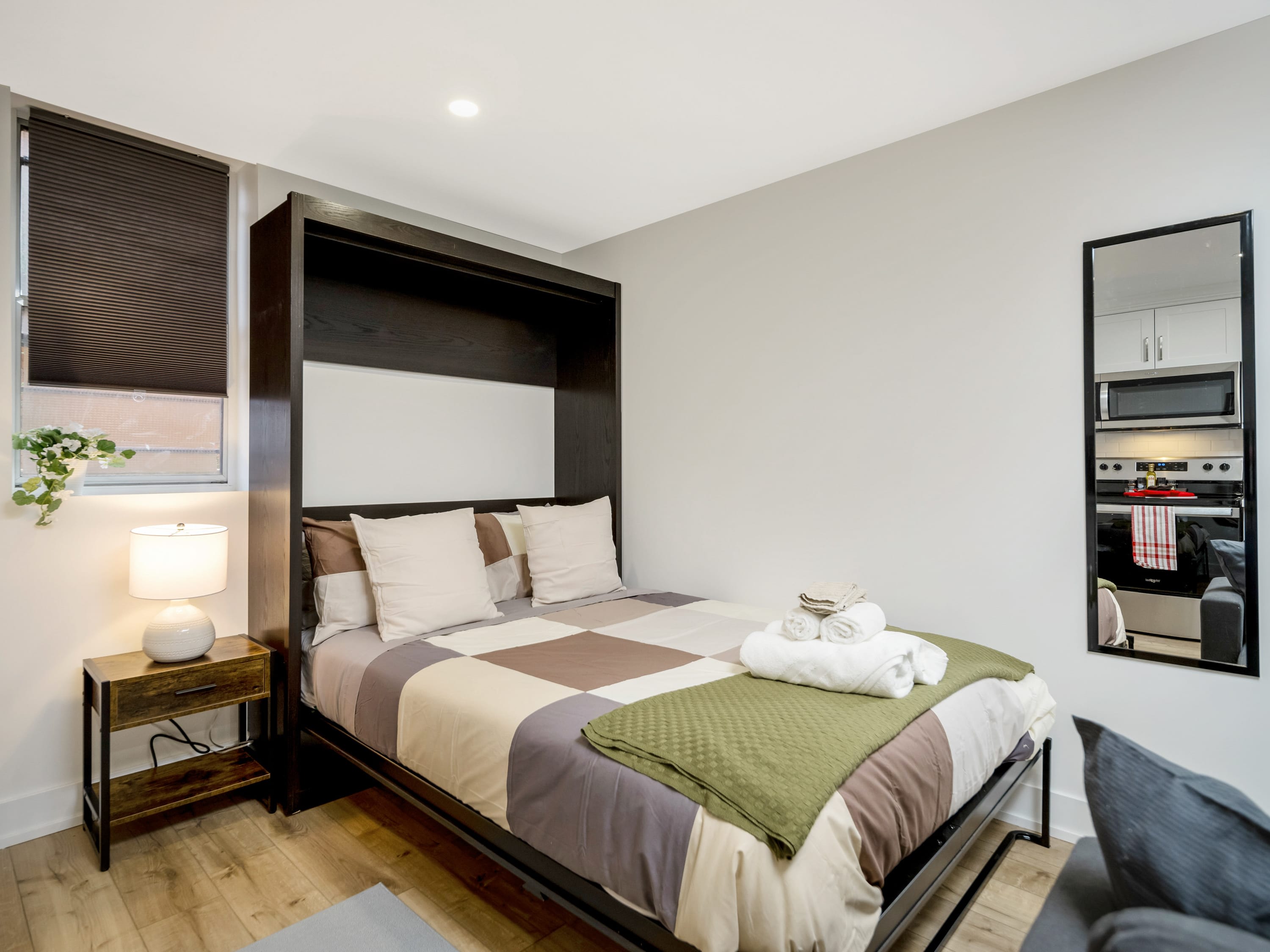 Modern Studio for 2 Corktown Hamilton | Photo 2