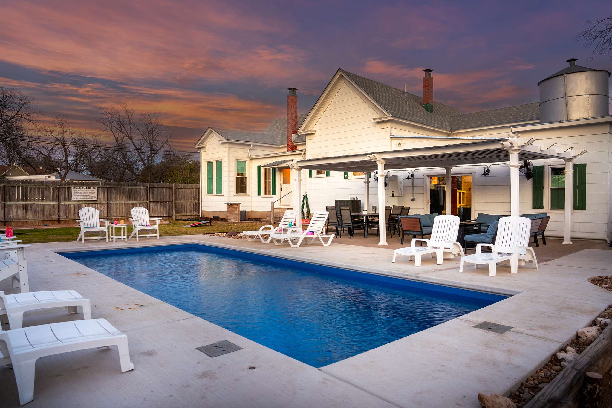 Cosmopolitan- Hot Tub, Heated Pool & Fire Pit — Fredericksburg, TX — vacation rental