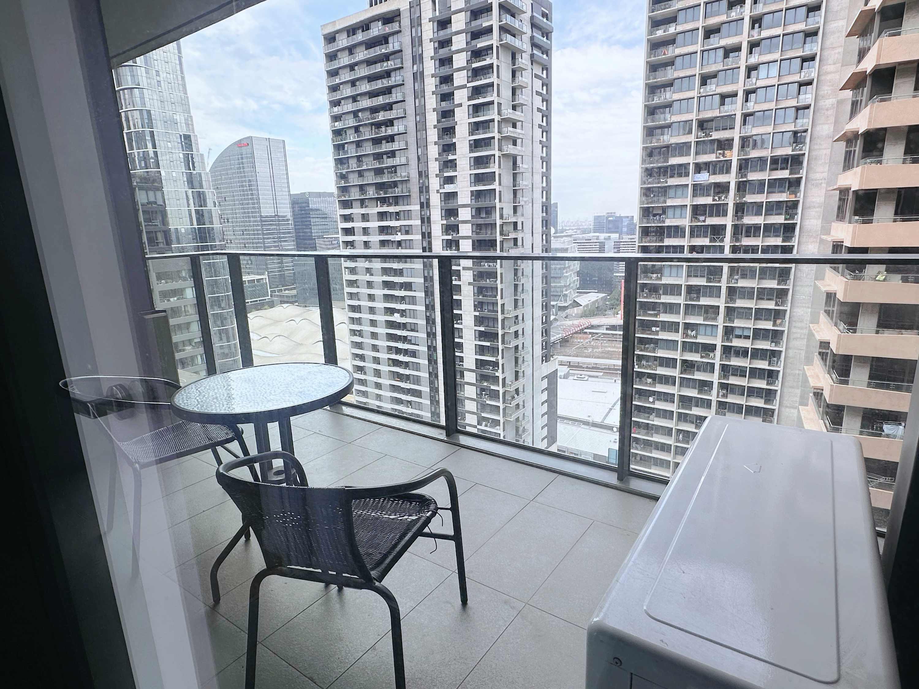 A Chic 2BR Apt Across from Southern Cross Station — Melbourne, Victoria — vacation rental