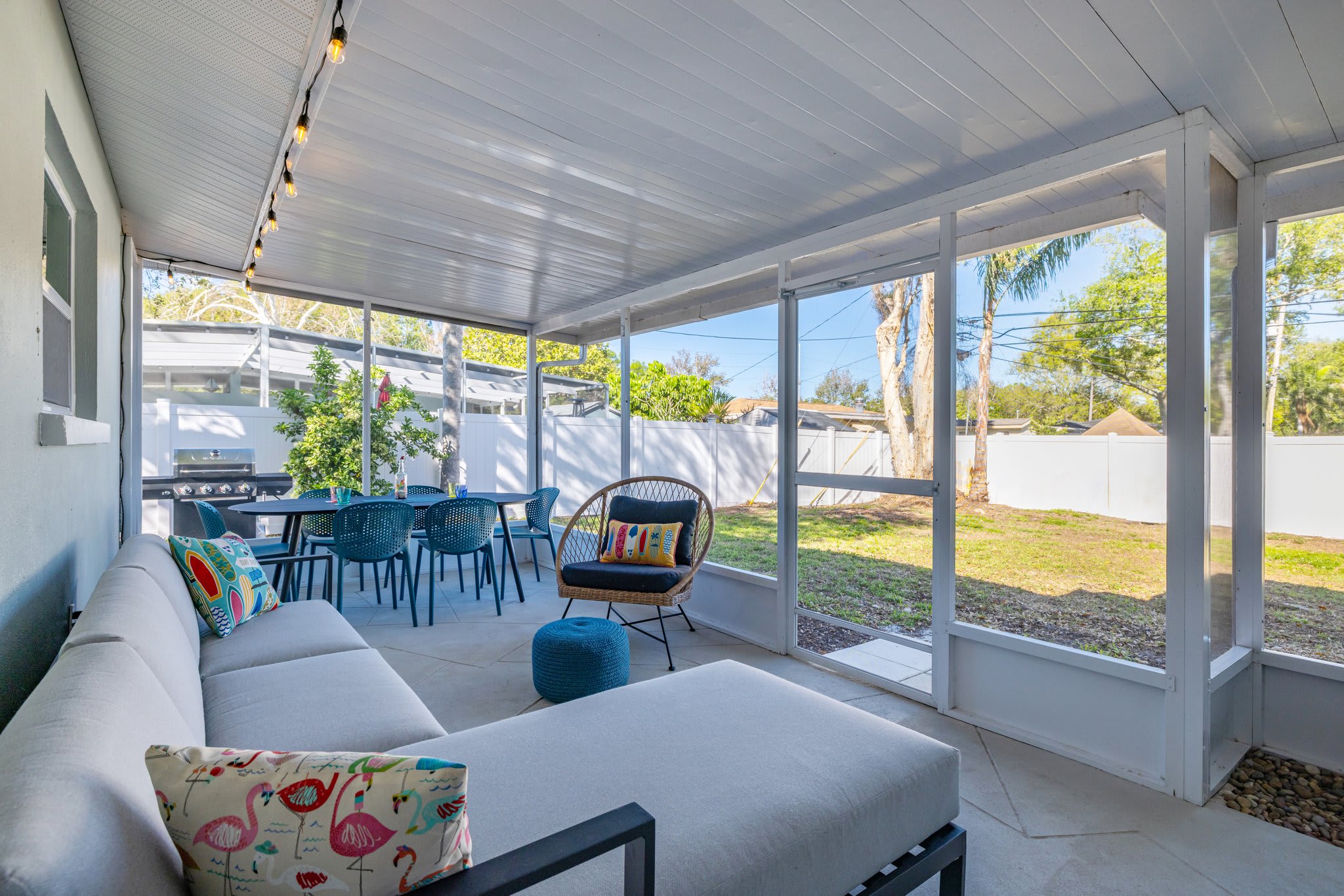 ★ Coastal Charm • Dog-Friendly • Near Sand & Shops 6