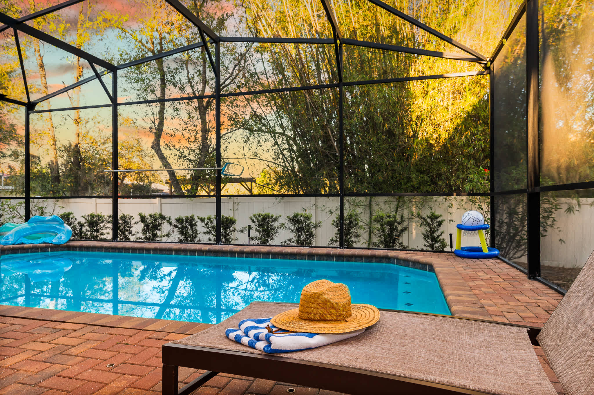 Themed getaway w/ pool & game room