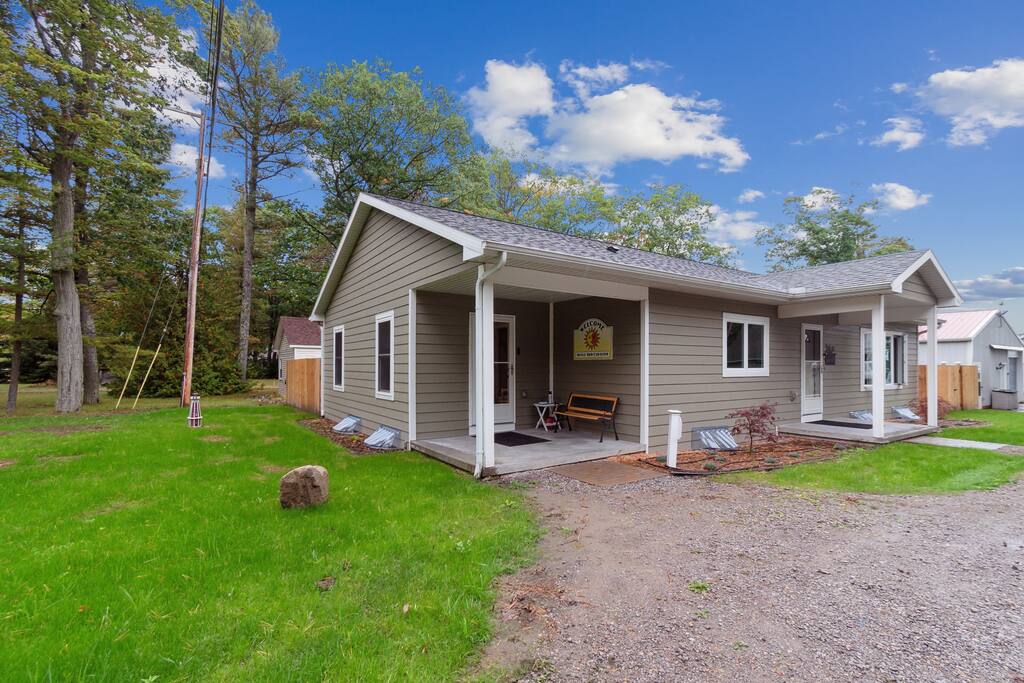 Cottages 7 & 9 - Fire Pit - Beach - Sleeps 8 β Greenbush, MI β vacation rental