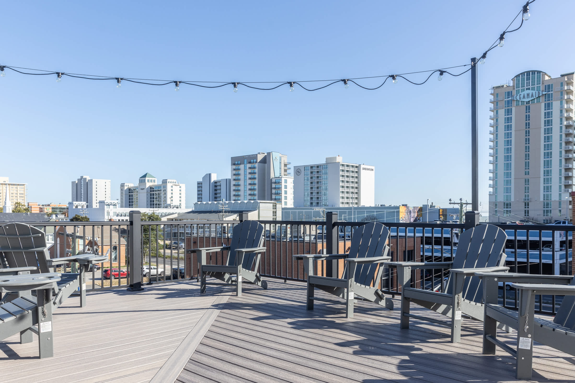 New Build-Rooftop-Steps from the Beach! Unit River