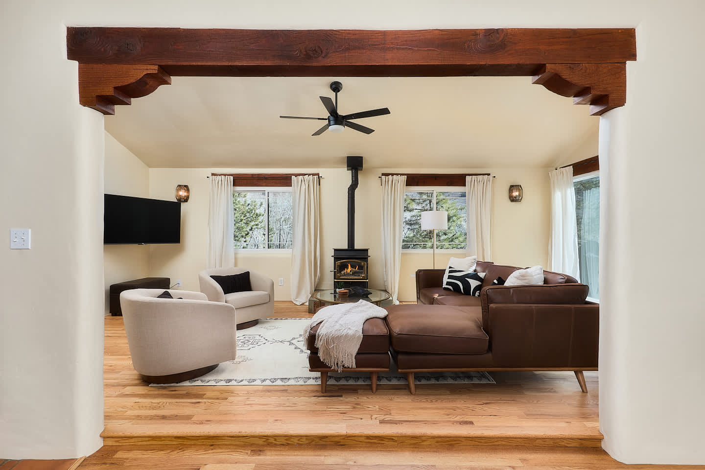 Stunning Southwest Architecture and Design — Cascade-Chipita Park, CO — vacation rental