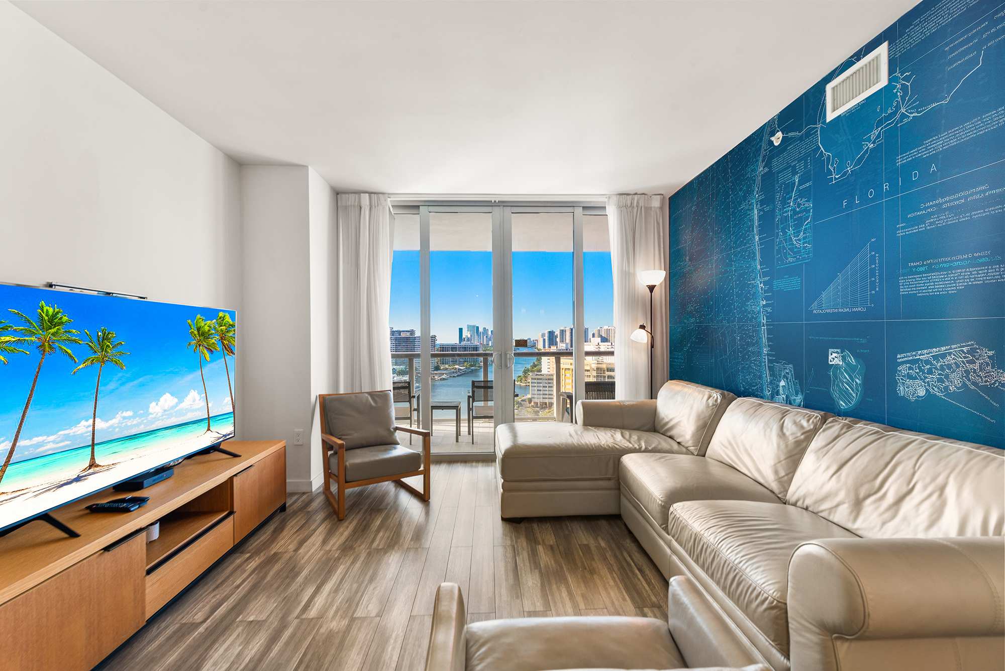 Prime Location - Beachside Services - 18th Floor 2