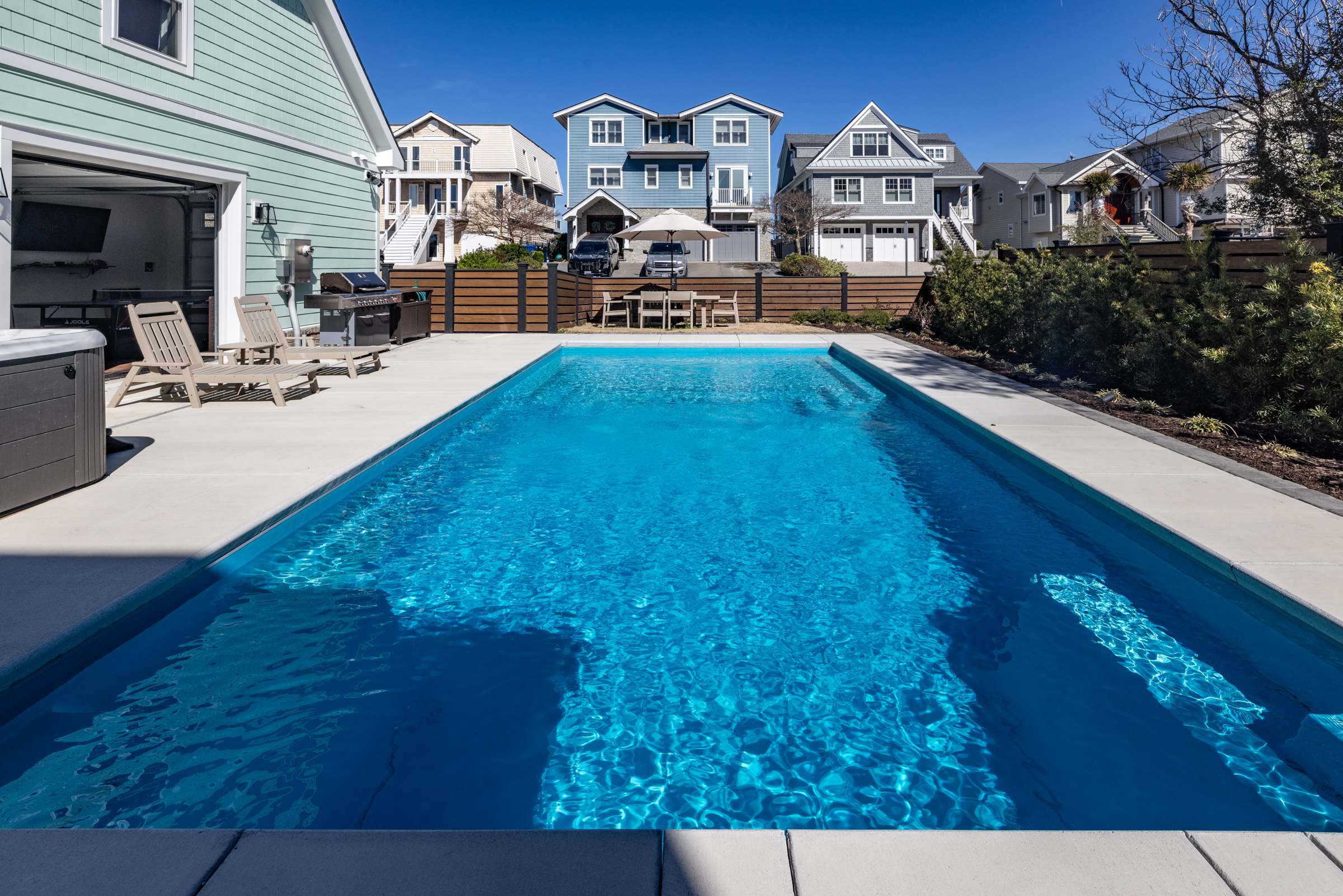 Bayberry House  Luxury, Modern, Steps to the Beach