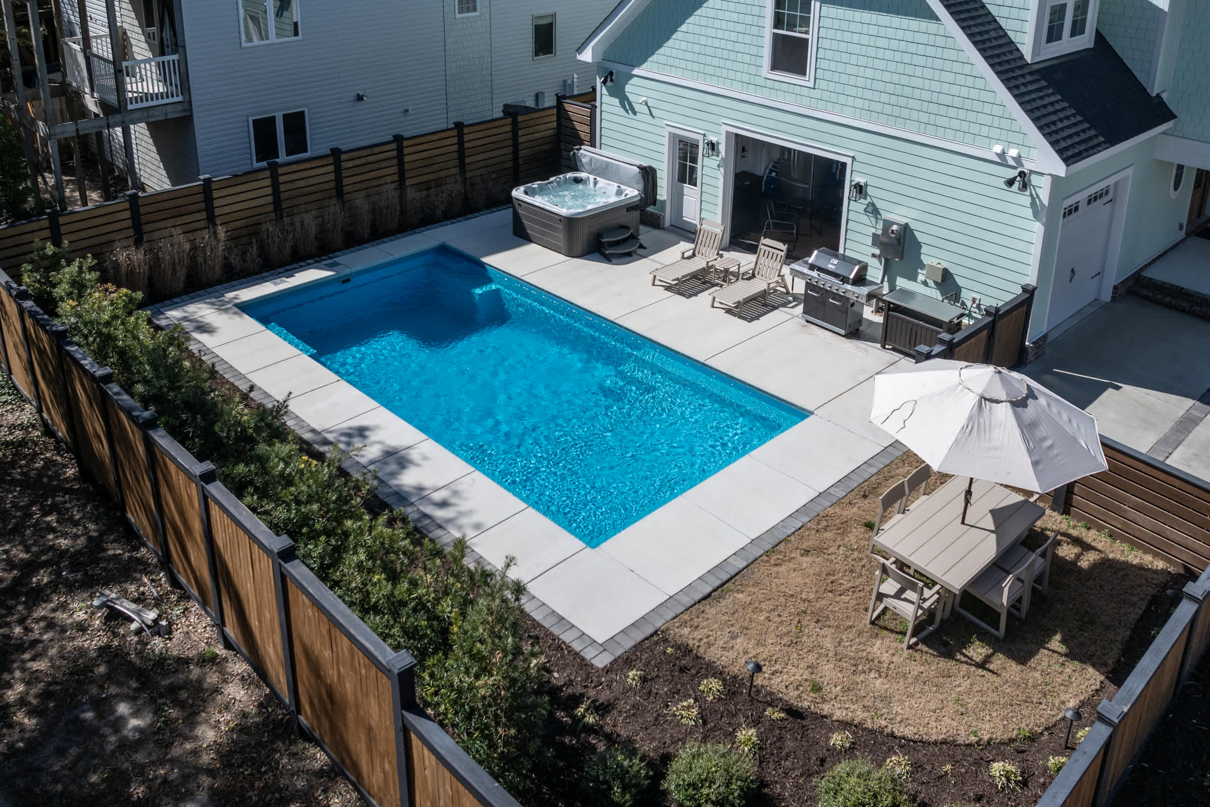 Bayberry House  Luxury, Modern, Steps to the Beach