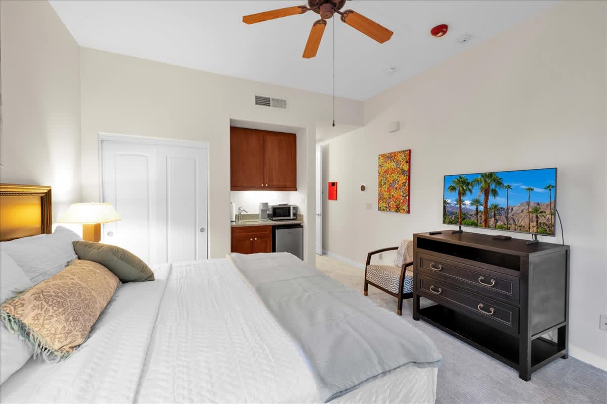 Charming Ground Floor Legacy Villas Studio #B - Photo 3