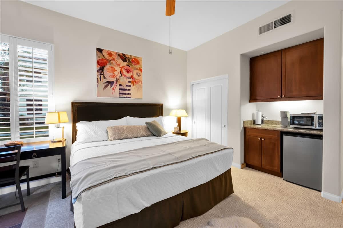 Charming Ground Floor Legacy Villas Studio #B - Photo 2