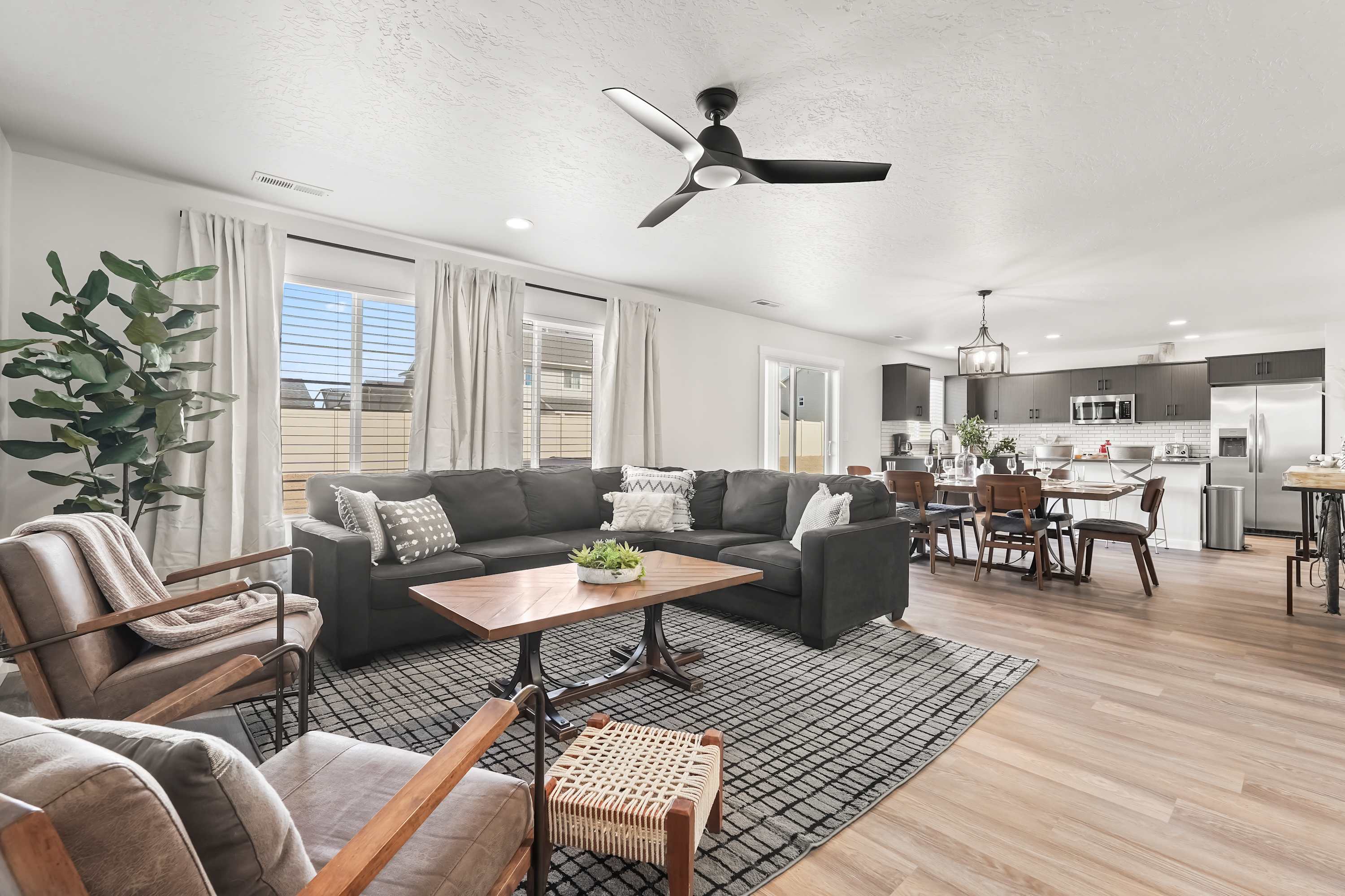 Spacious 6BR - Sleeps 22 - Hot Tub & Pool Access 4