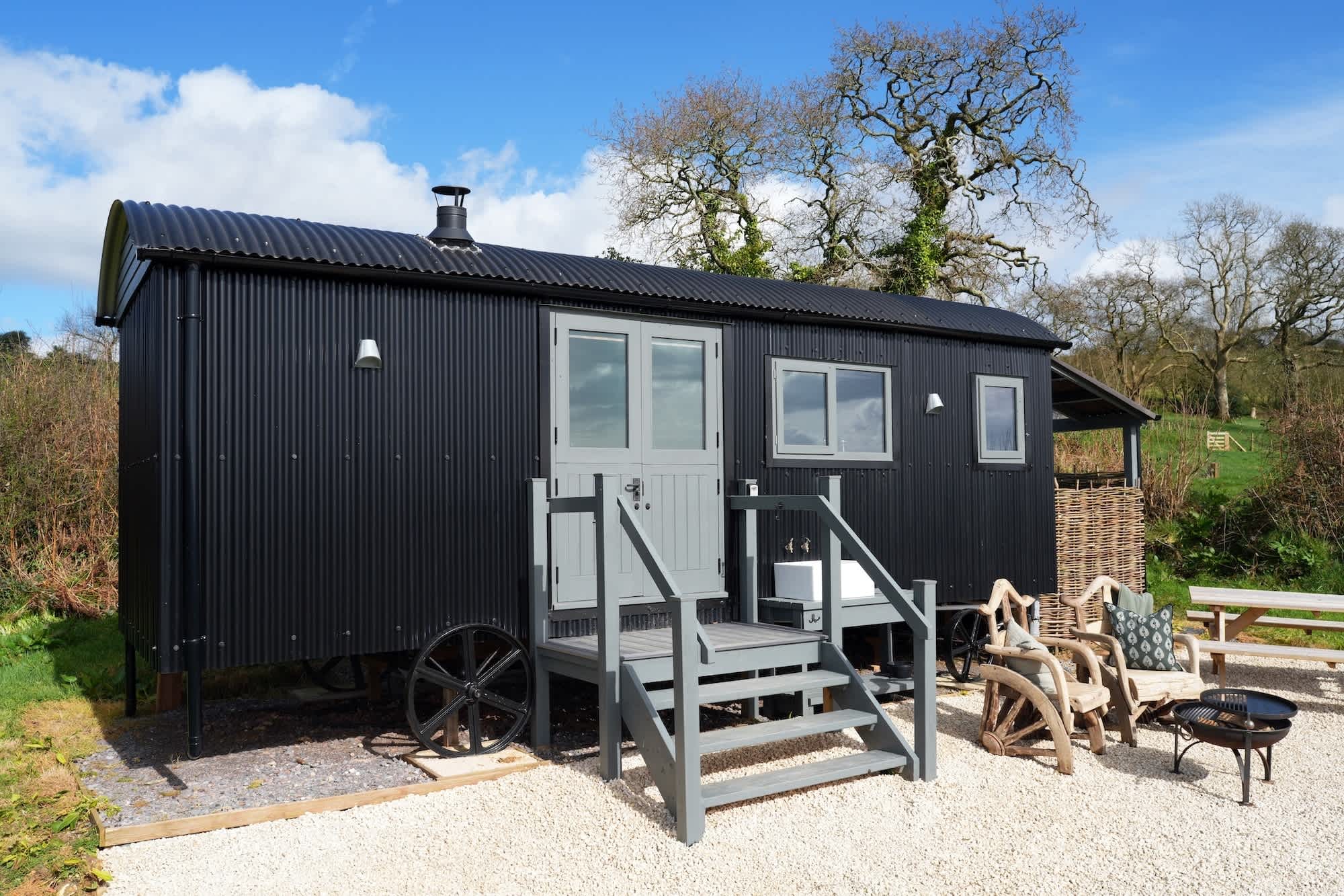 Luxurious Shepherds Huts, Outdoor Baths, Sea Views — Devon, England — vacation rental
