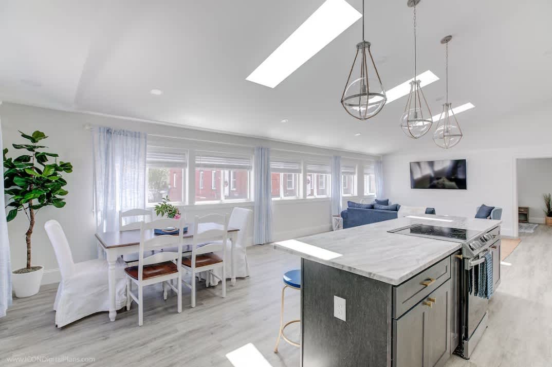 Elegant Thames St. Loft w/ View of Town and Harbor — Newport, RI — vacation rental