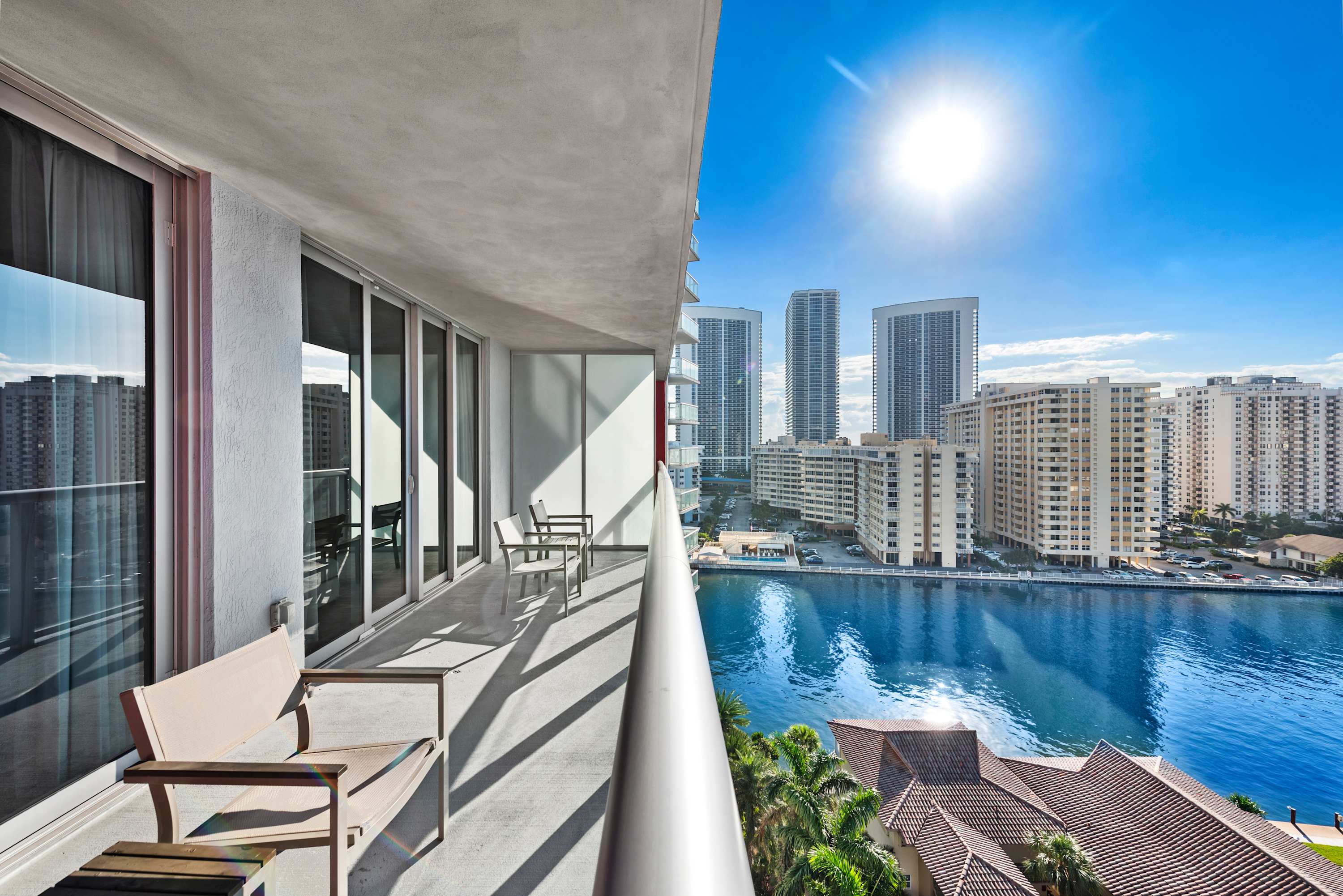 Family Oasis – Balcony, Waterfront Views & Beach Access