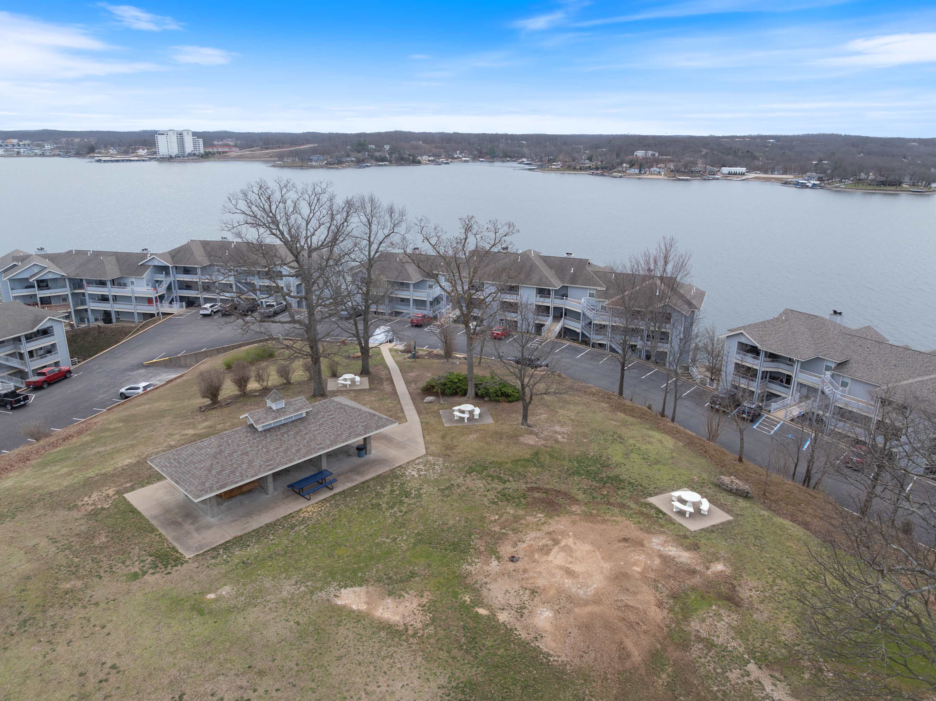 |3B 3B | Lakefront | Boat Dock |Seasonal Pool - Foto 40