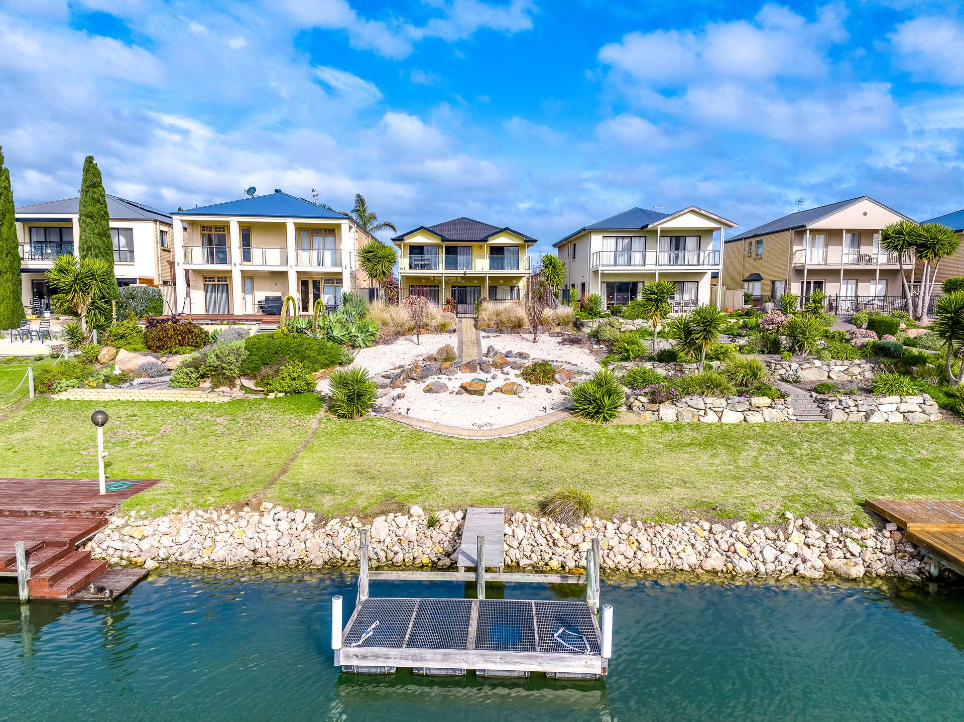Island family retreat - 32 Britannia Parade — Hindmarsh Island, South Australia — vacation rental
