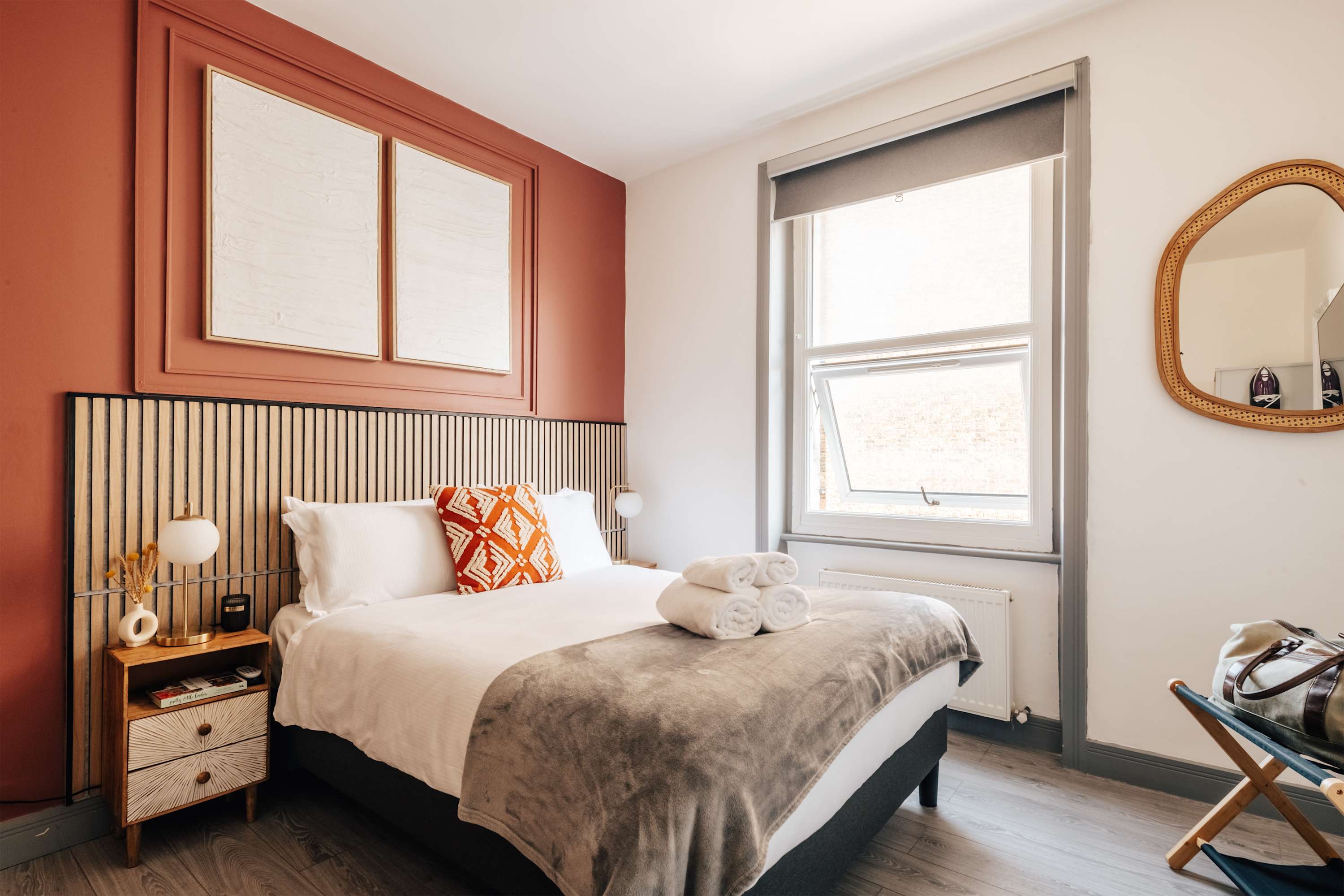Cosy and modern duplex in the heart of Earls Court in Earls Court Road 207 SW5 9AN - Property image 3 - VivreStays