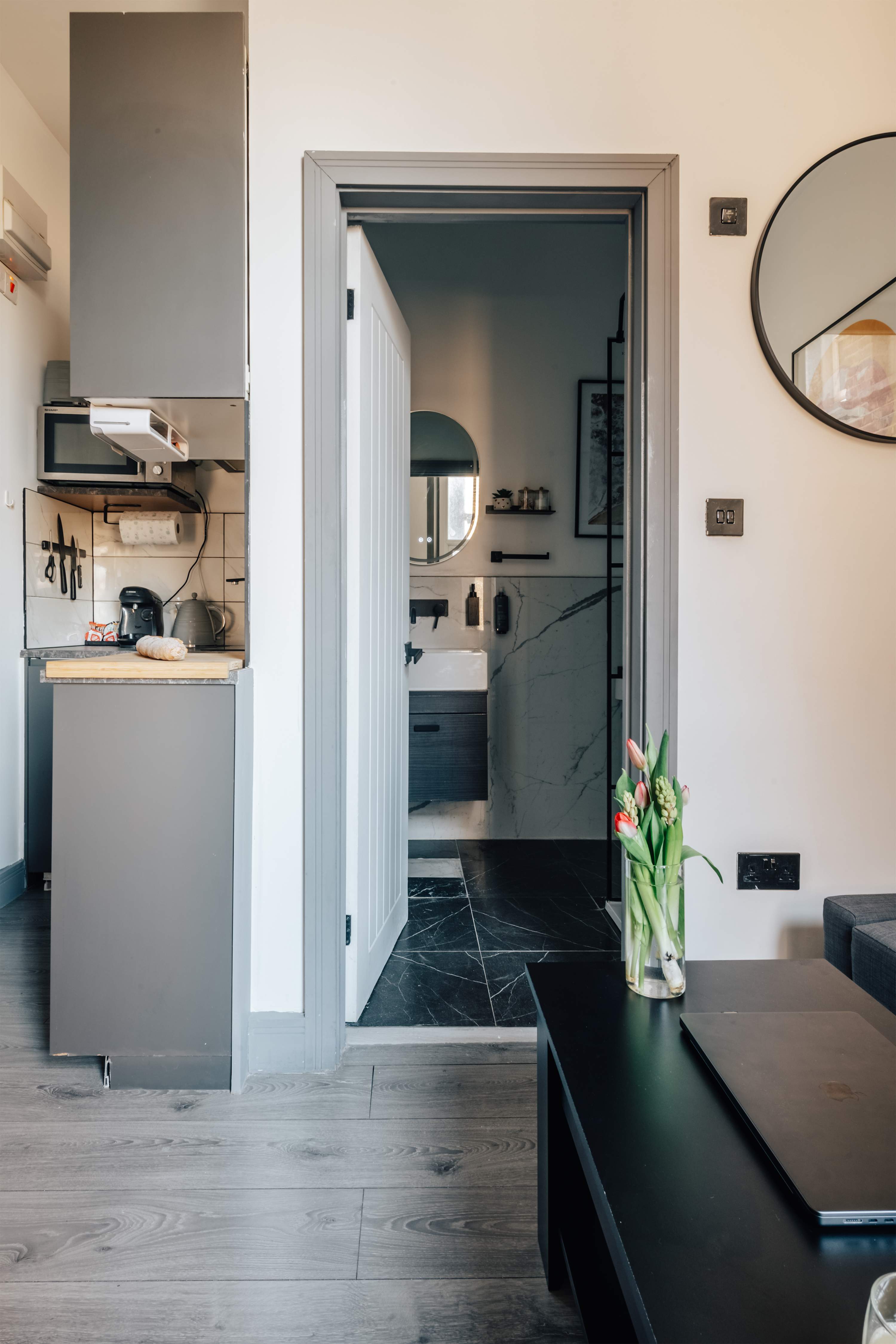 Cosy and modern duplex in the heart of Earls Court in Earls Court Road 207 SW5 9AN - Property image 14 - VivreStays