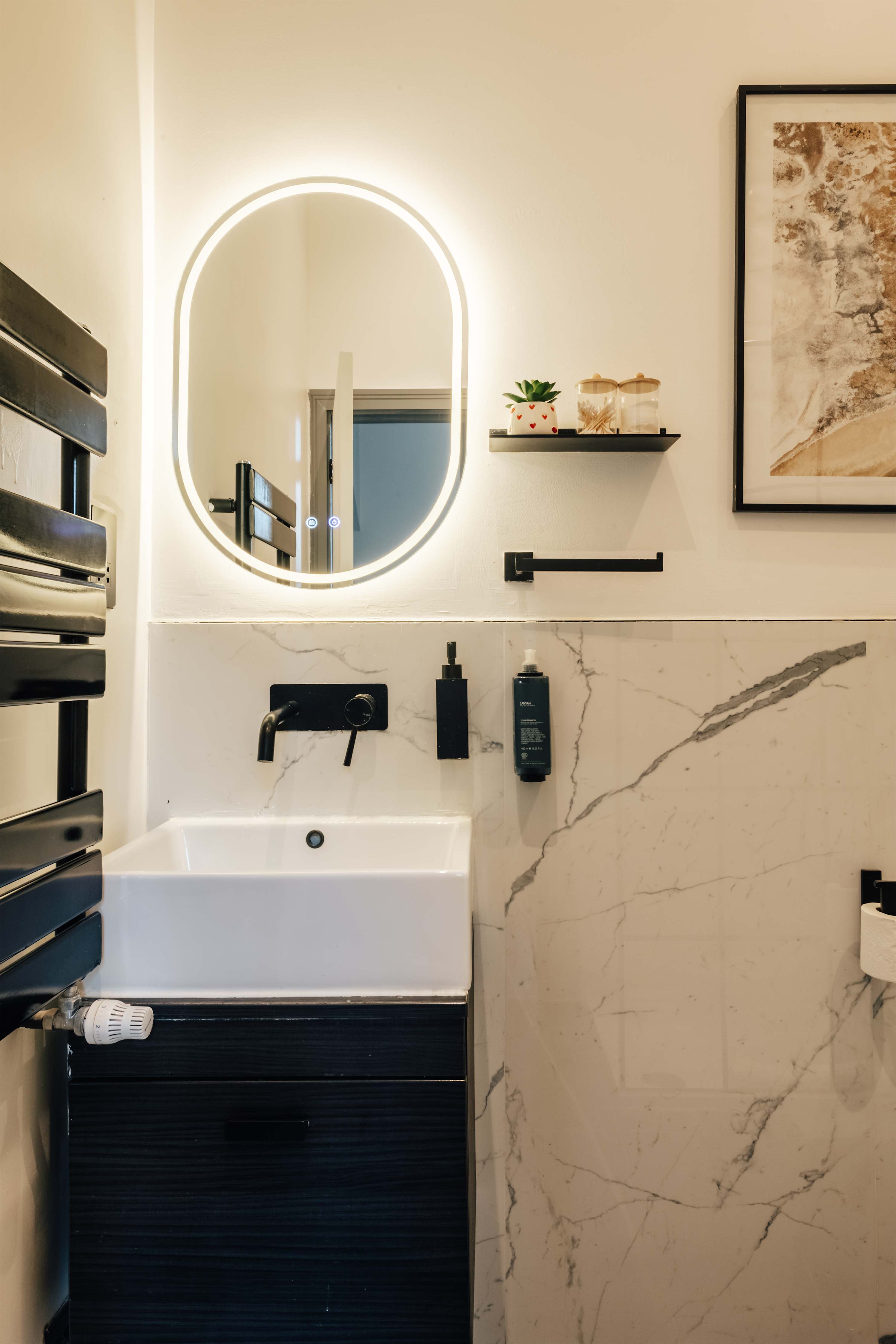 Cosy and modern duplex in the heart of Earls Court in Earls Court Road 207 SW5 9AN - Property image 18 - VivreStays
