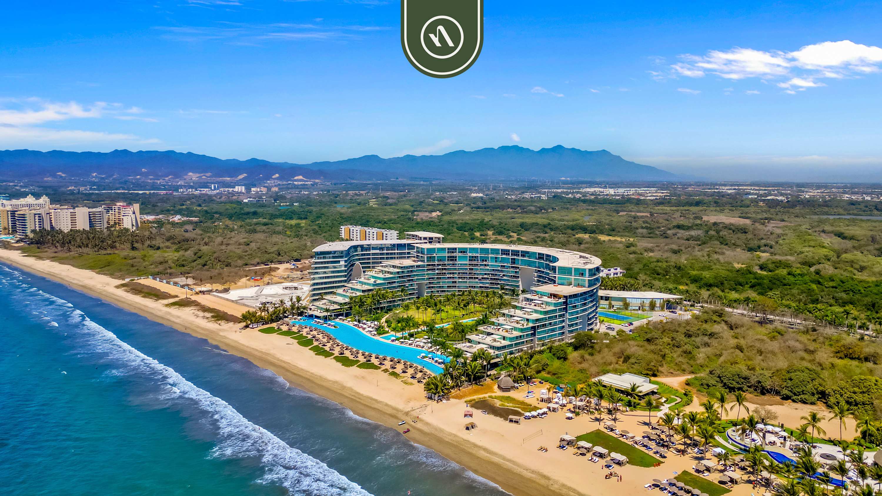 Amazing Oceanfront 2 BR Condo - Beach - Patio