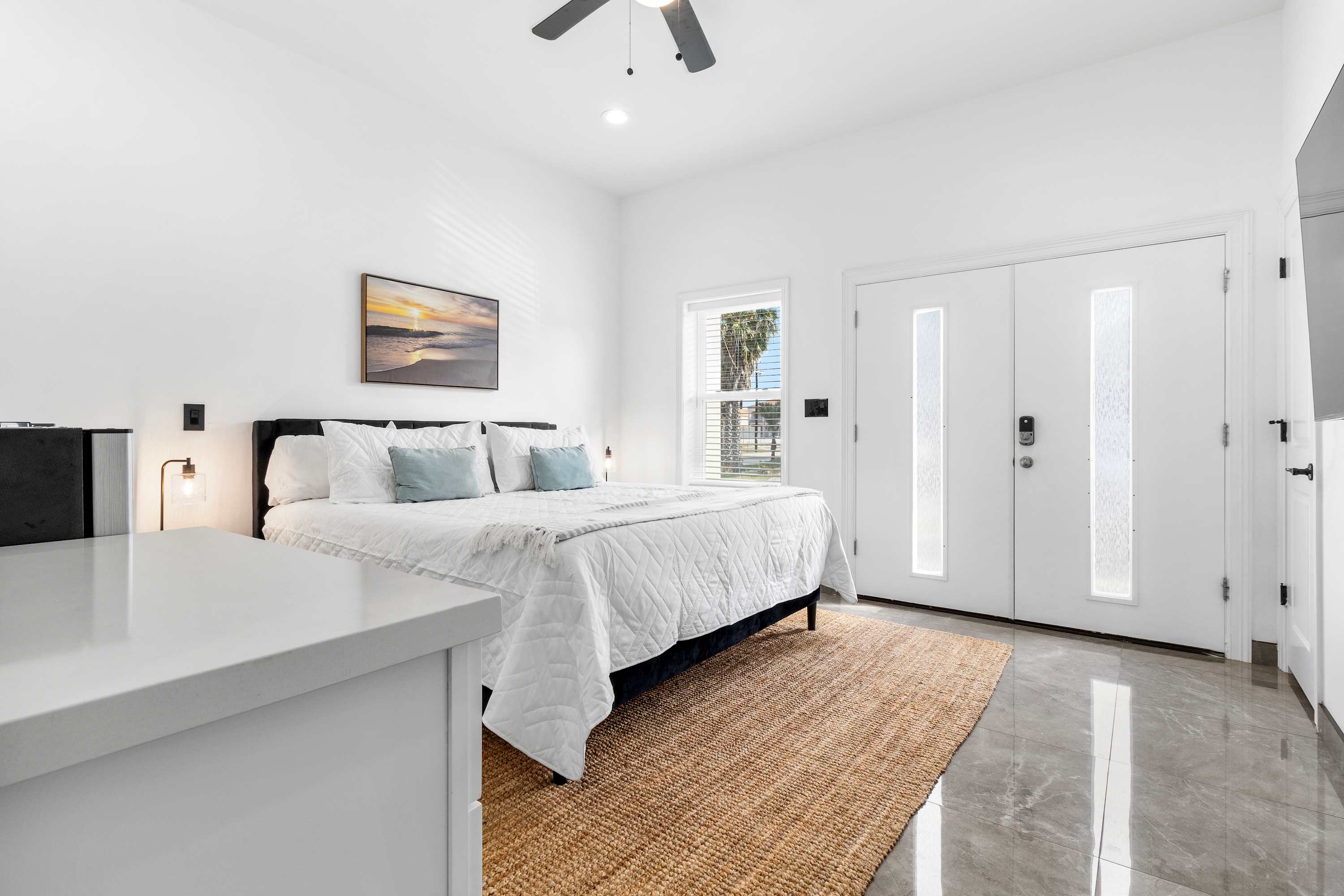 King bedroom with kitchenette