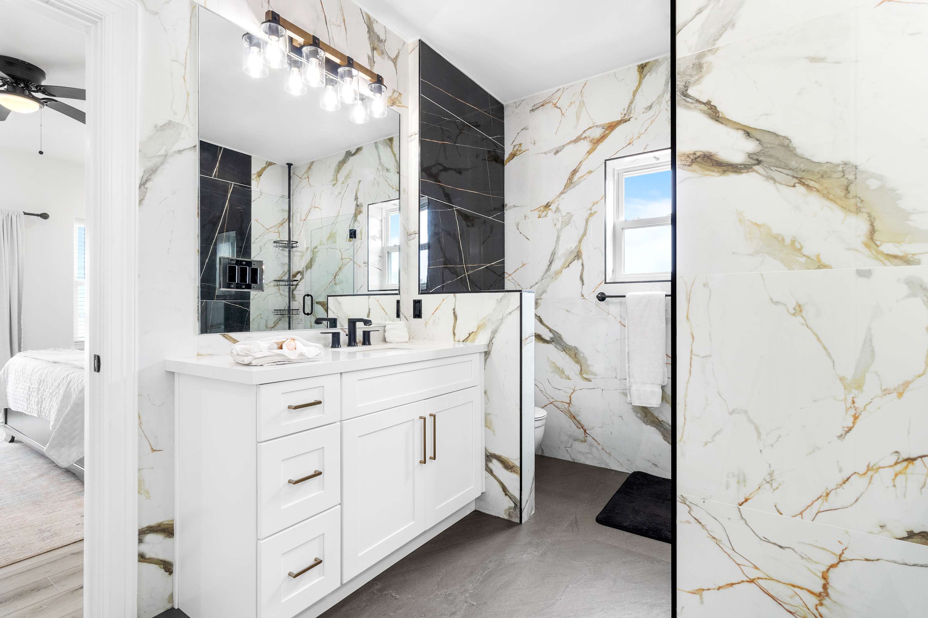 En-suite bathroom with full shower