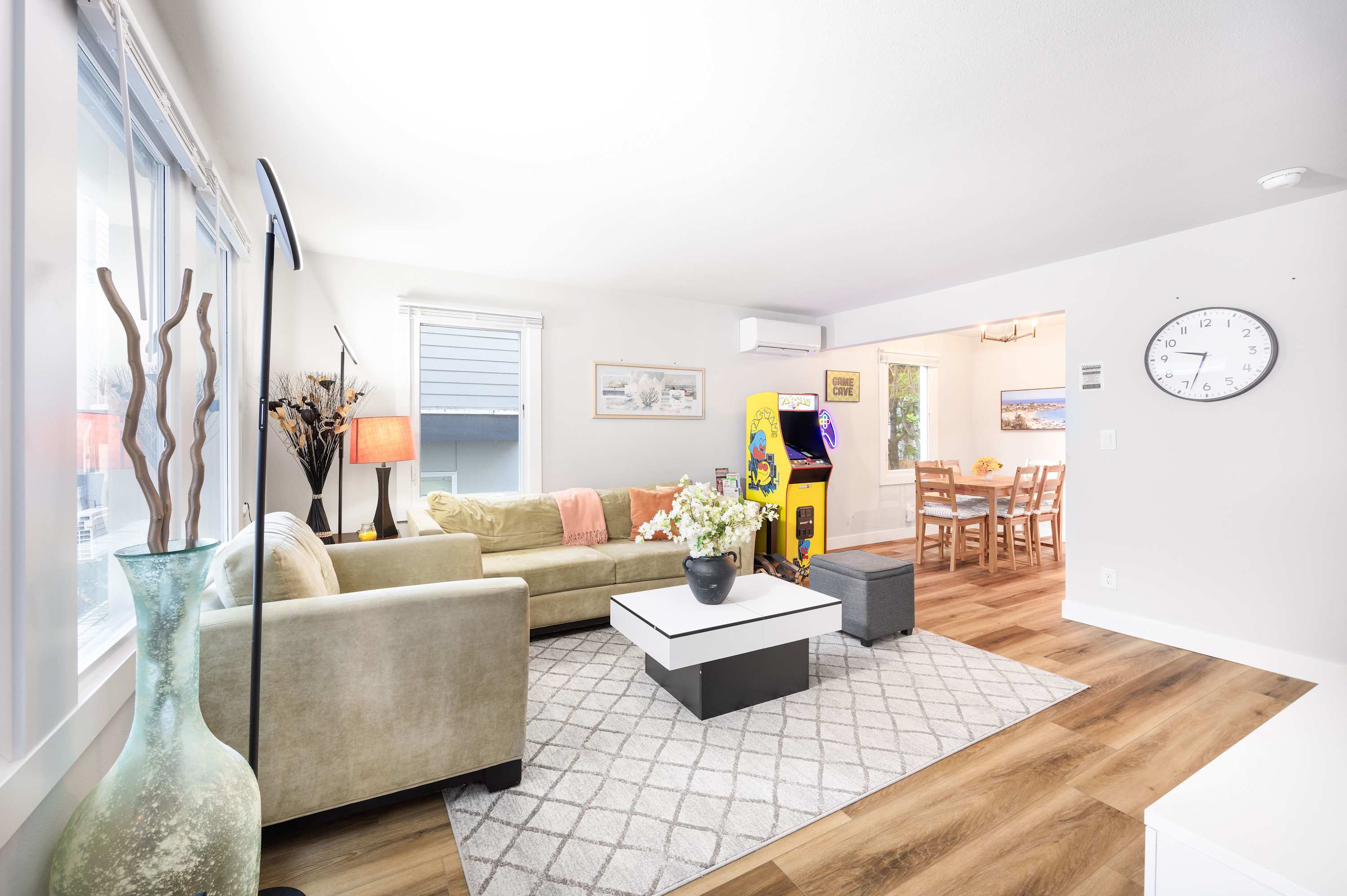 West Seattle Retreat w, 3 AC - Near Alki Beach