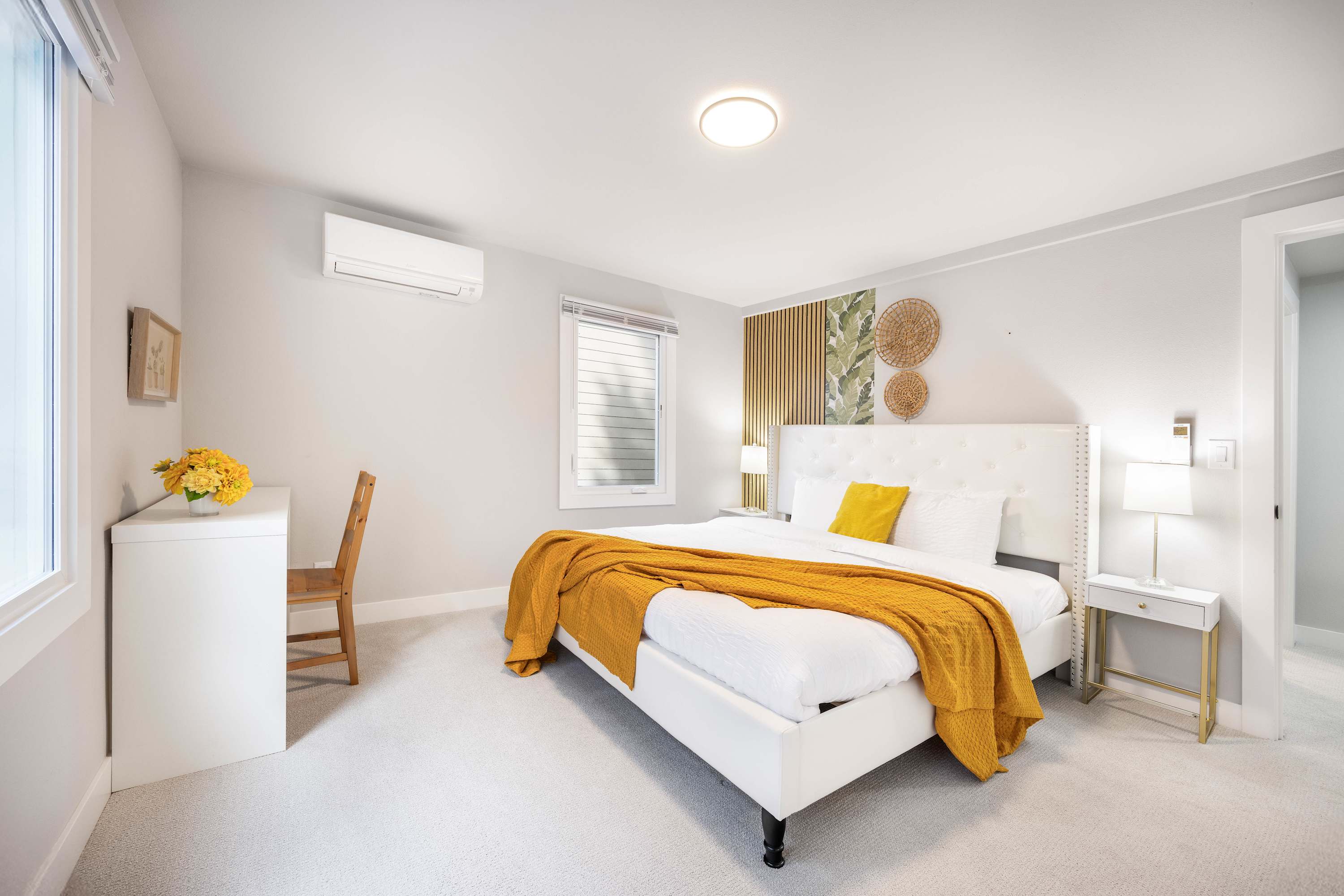 West Seattle Retreat w, 3 AC - Near Alki Beach
