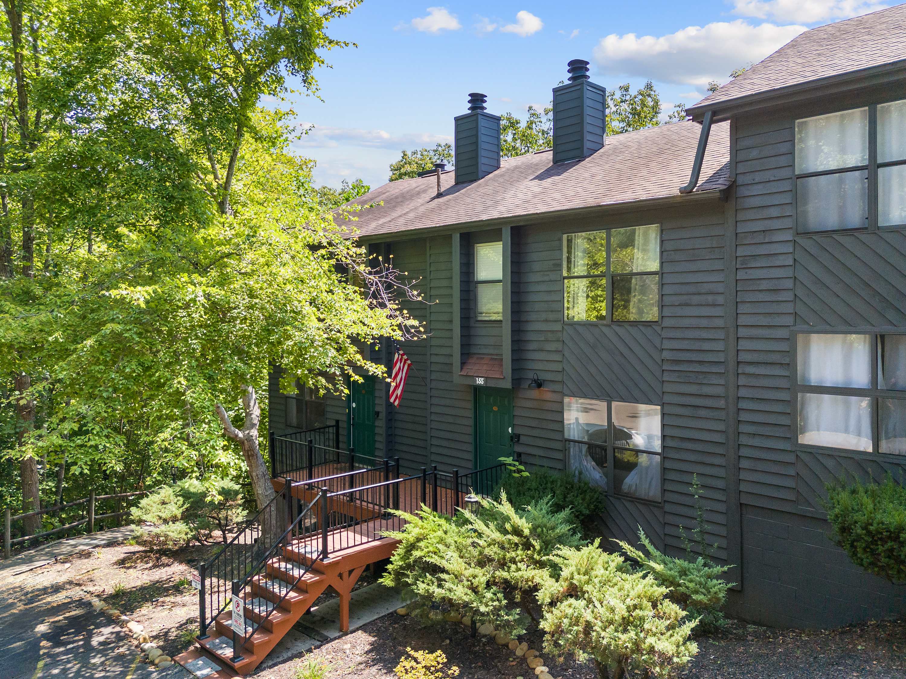 Stylish Dollywood Retreat, Sleeps 8ใปPool + Firepit โ Pigeon Forge, TN โ vacation rental