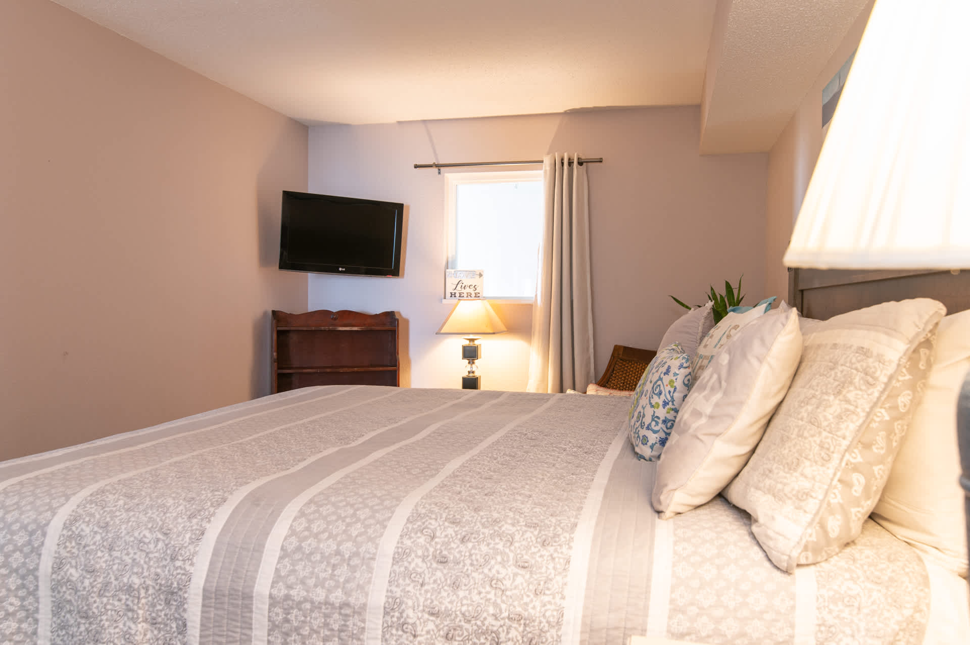 Couples Retreat King Oceanfront Suite