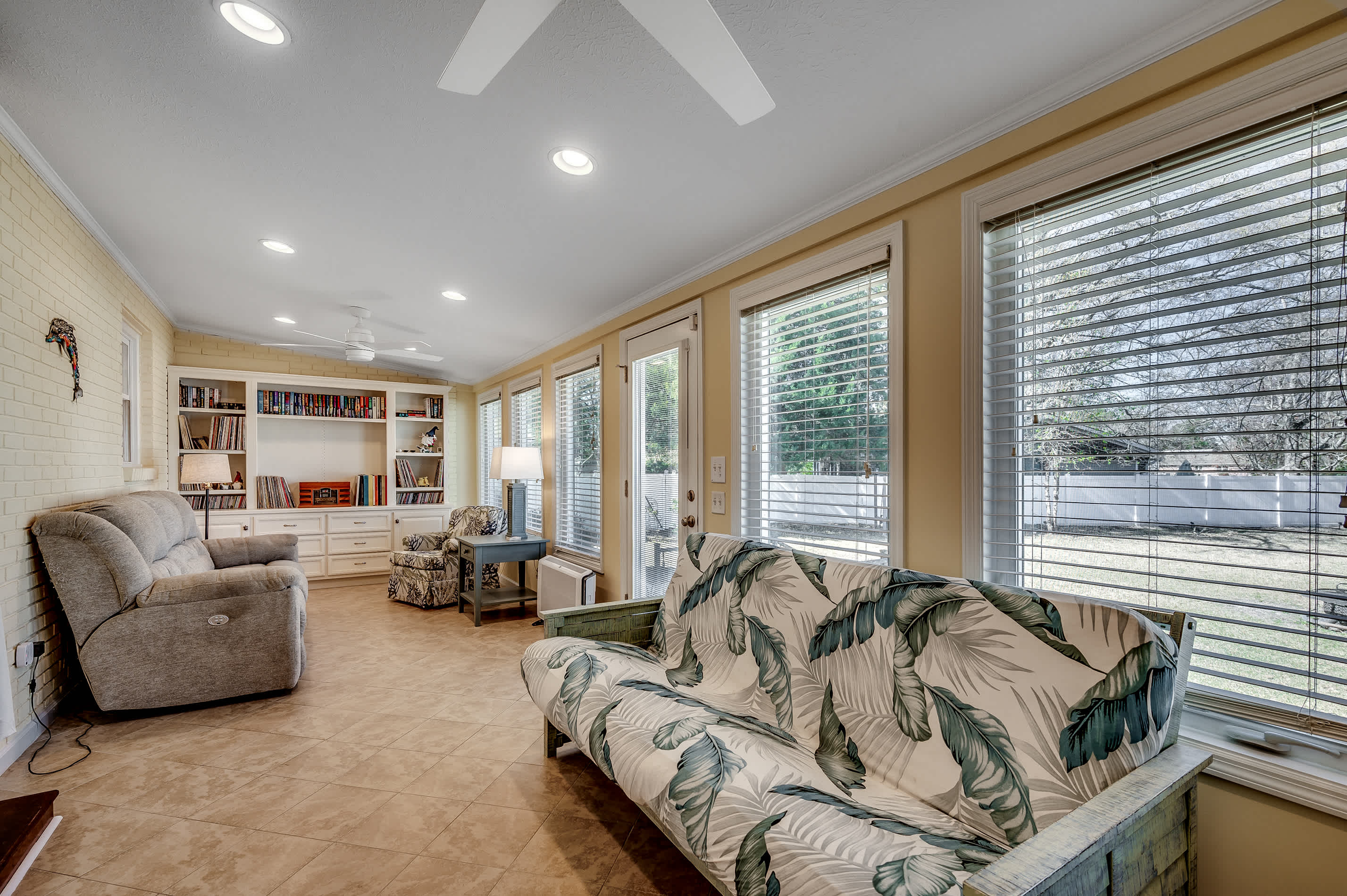 Tipsy Turtle Pet Friendly Family House