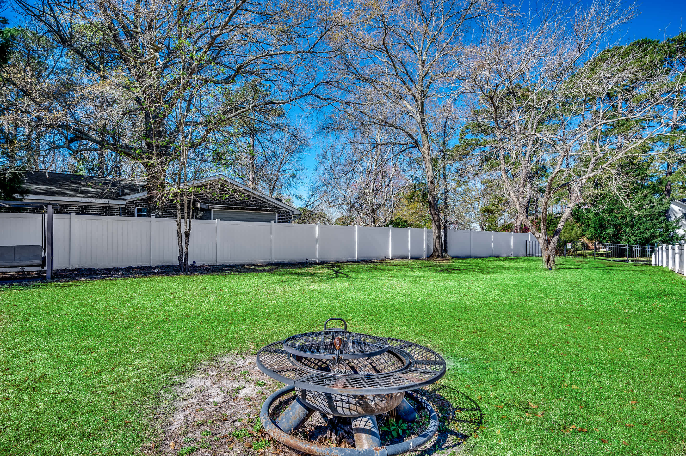 Tipsy Turtle Pet Friendly Family House