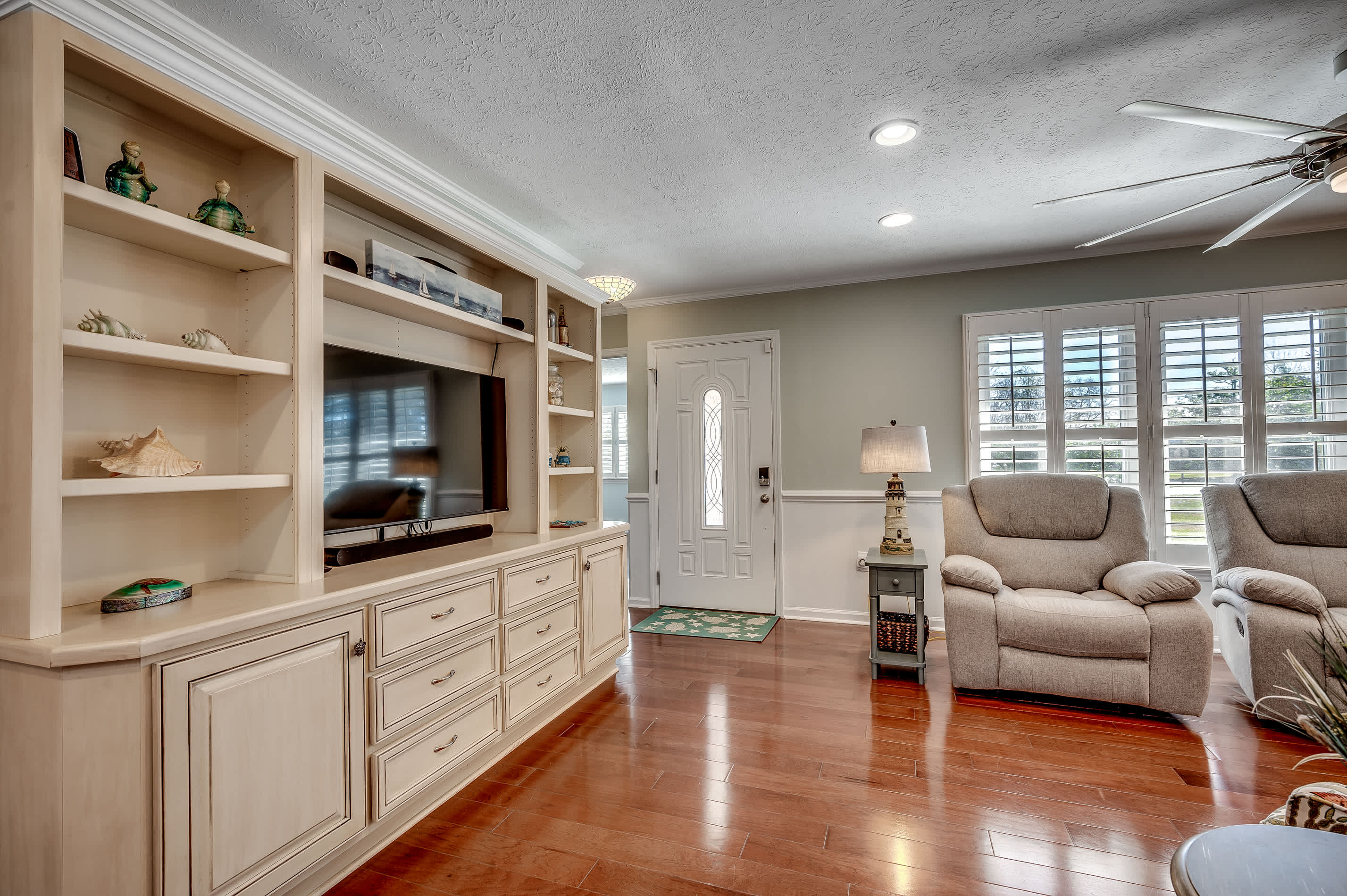 Tipsy Turtle Pet Friendly Family House