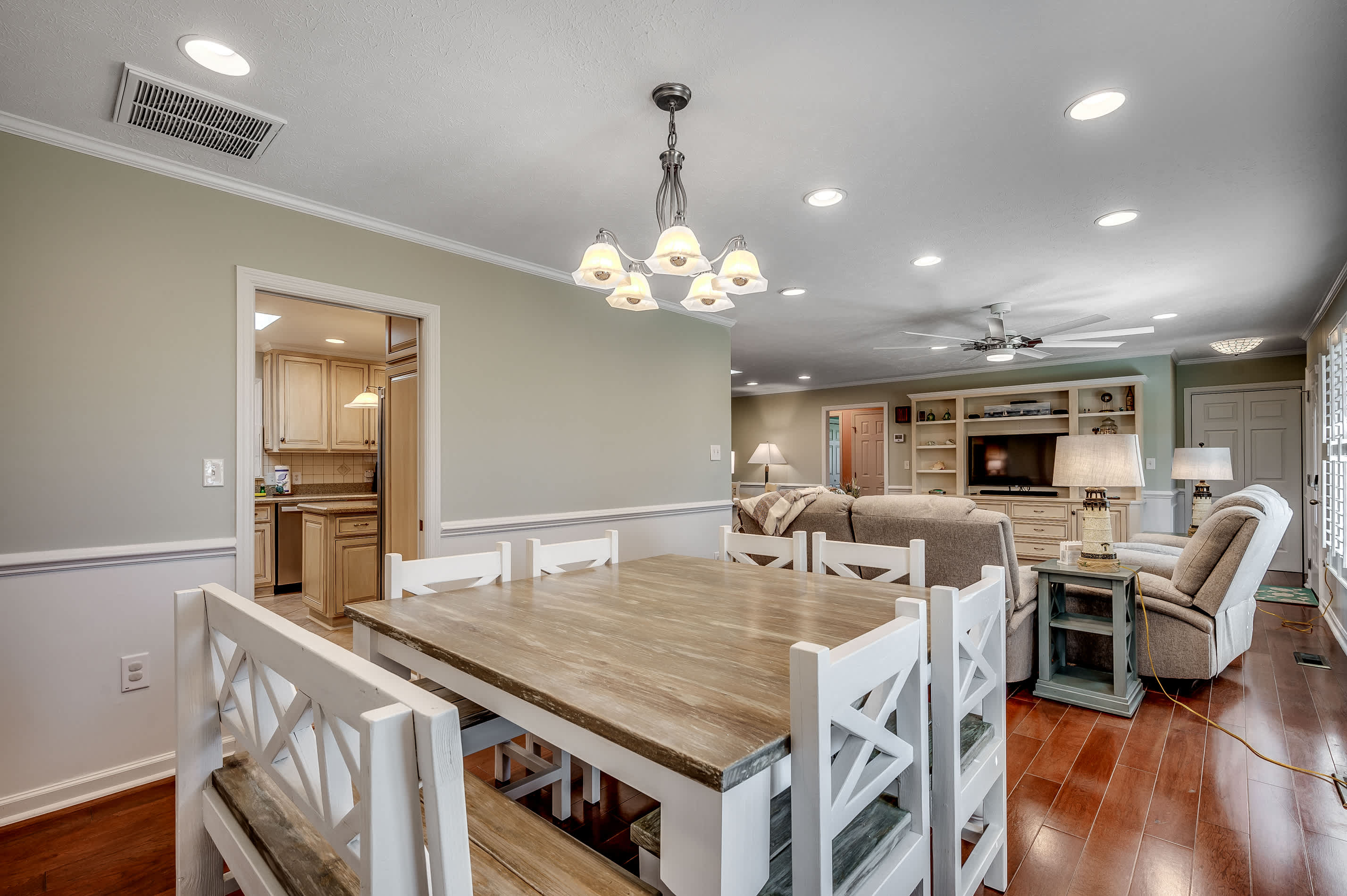 Tipsy Turtle Pet Friendly Family House