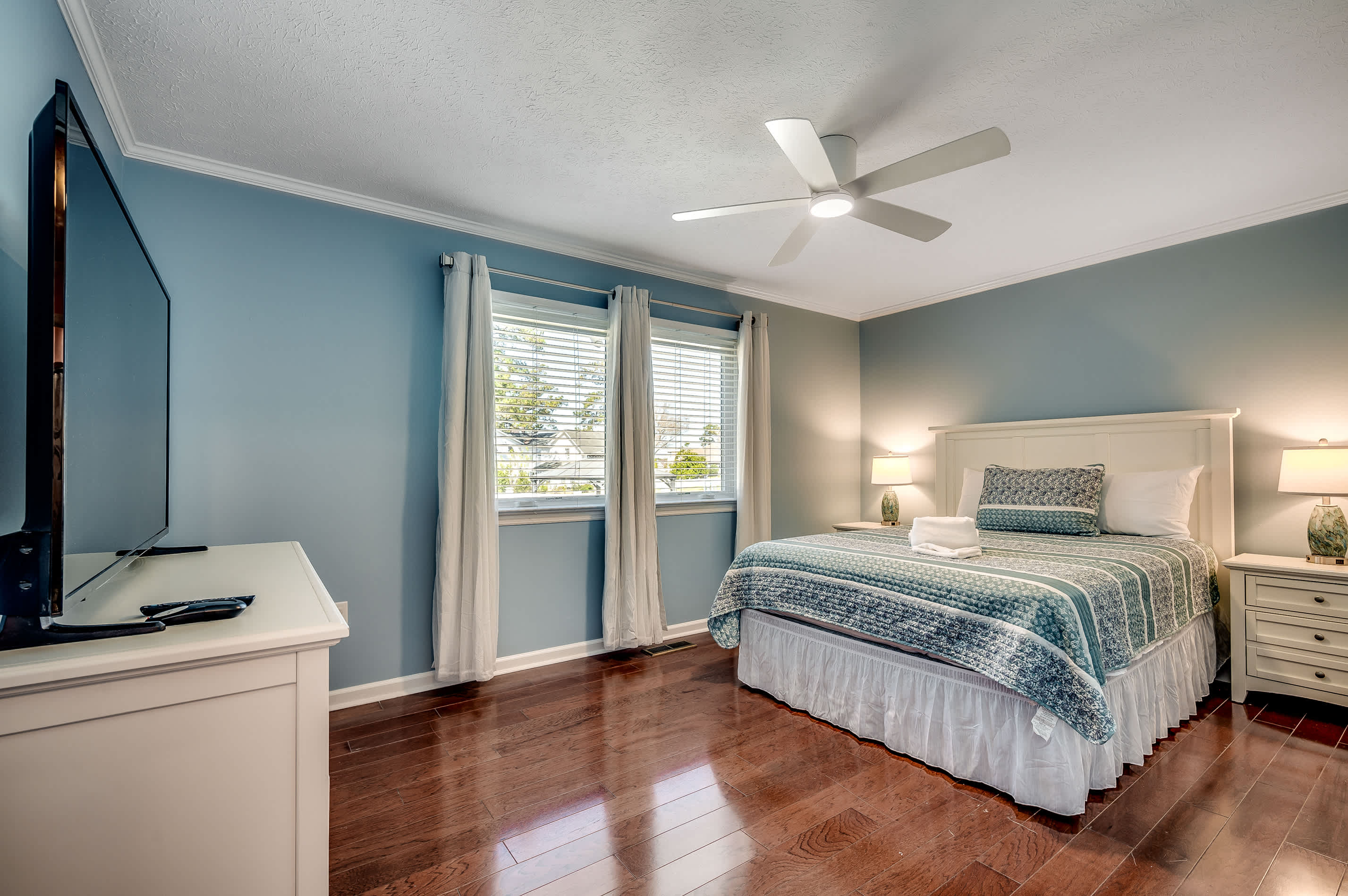 Tipsy Turtle Pet Friendly Family House