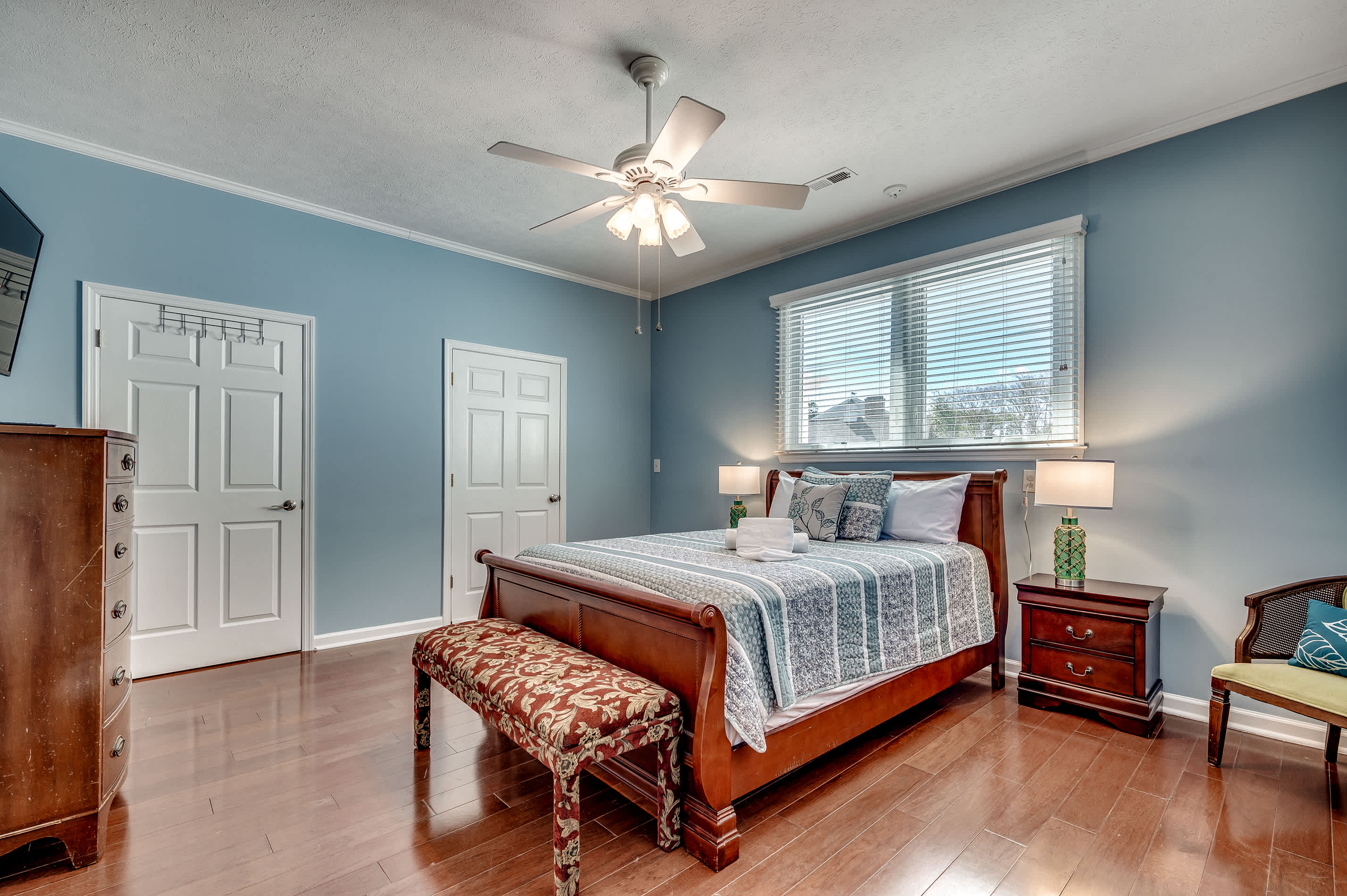 Tipsy Turtle Pet Friendly Family House