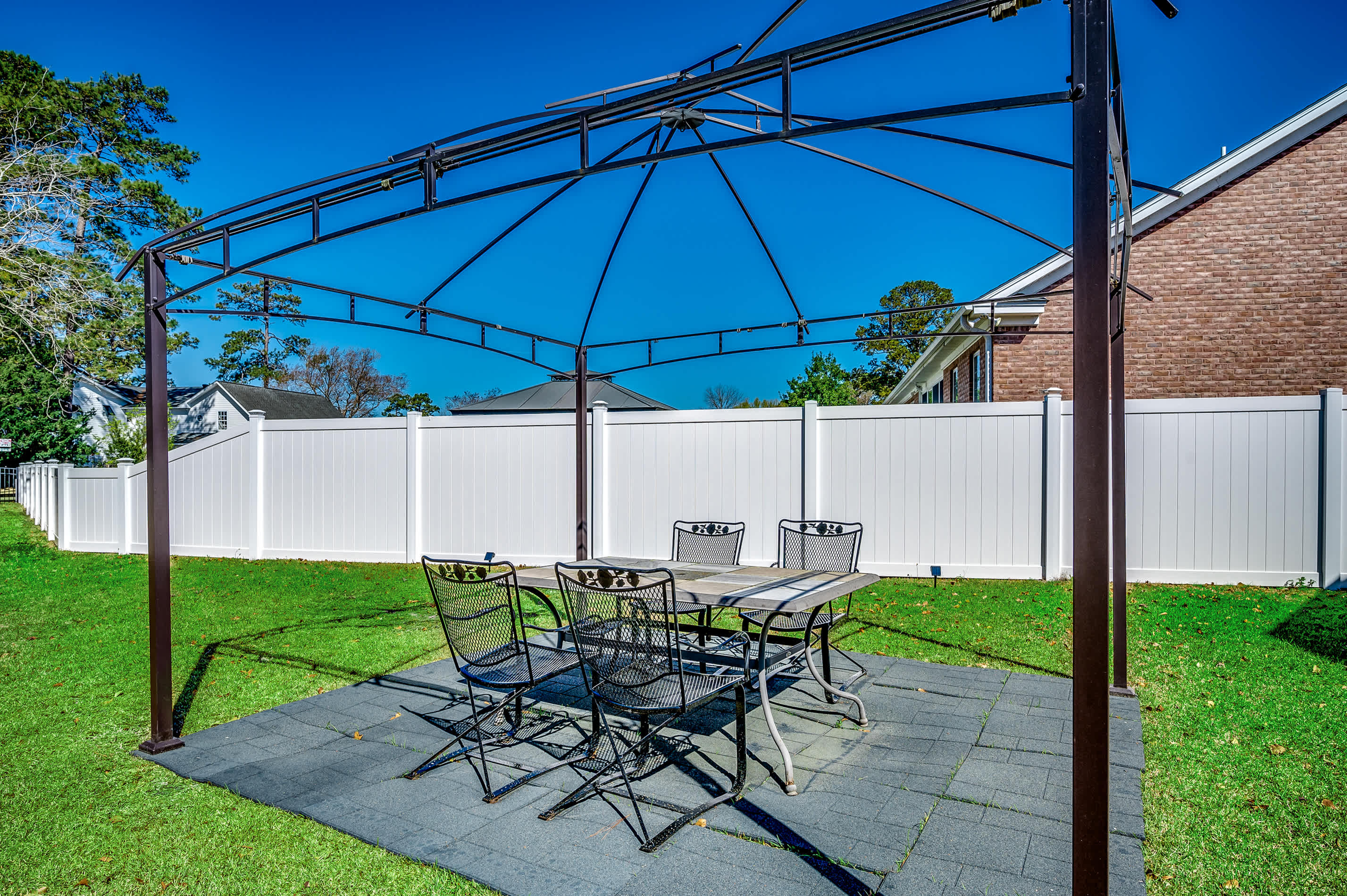 Tipsy Turtle Pet Friendly Family House
