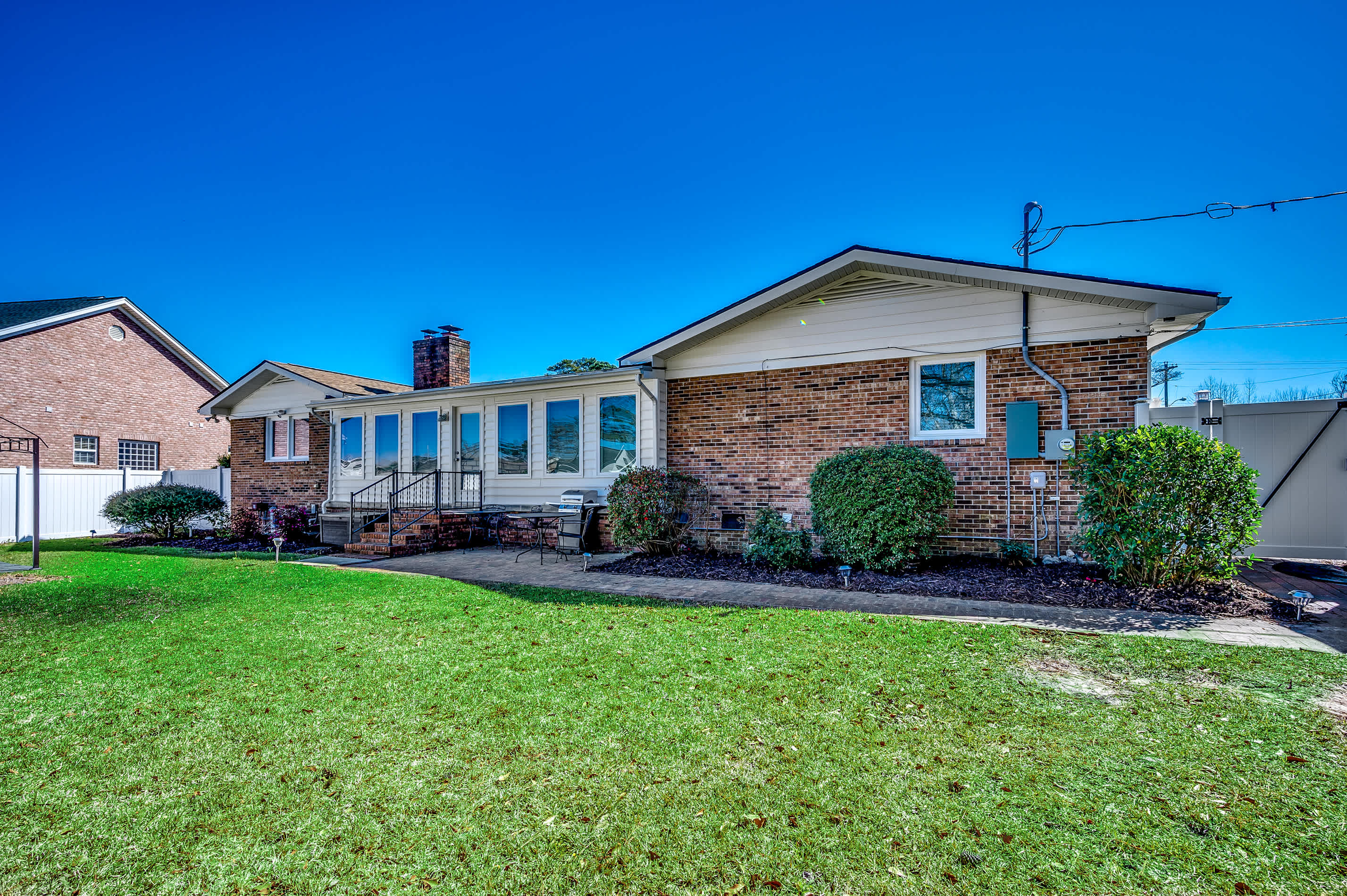 Tipsy Turtle Pet Friendly Family House