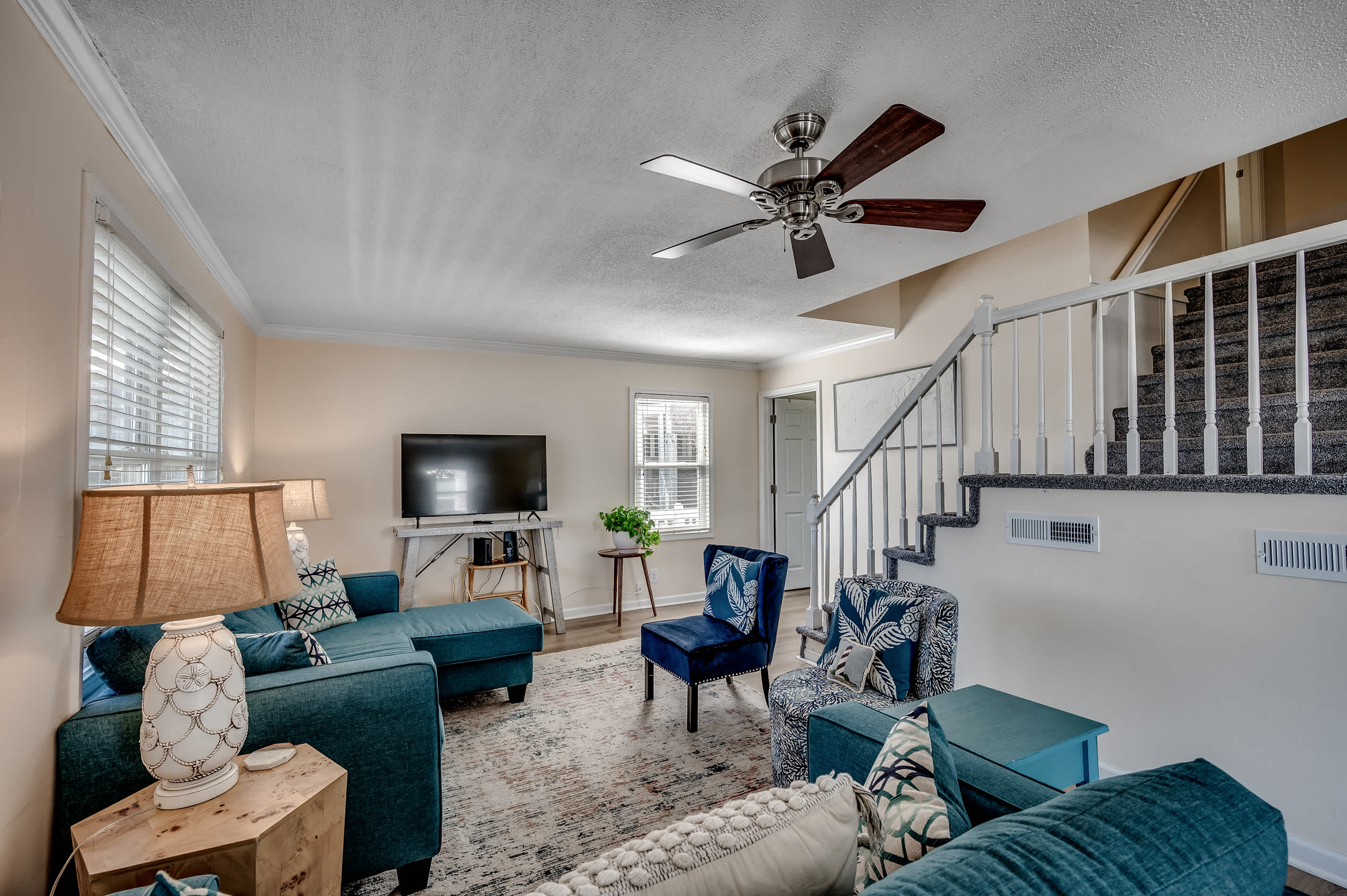 Stunning Waterfront Views at Crab Crest House