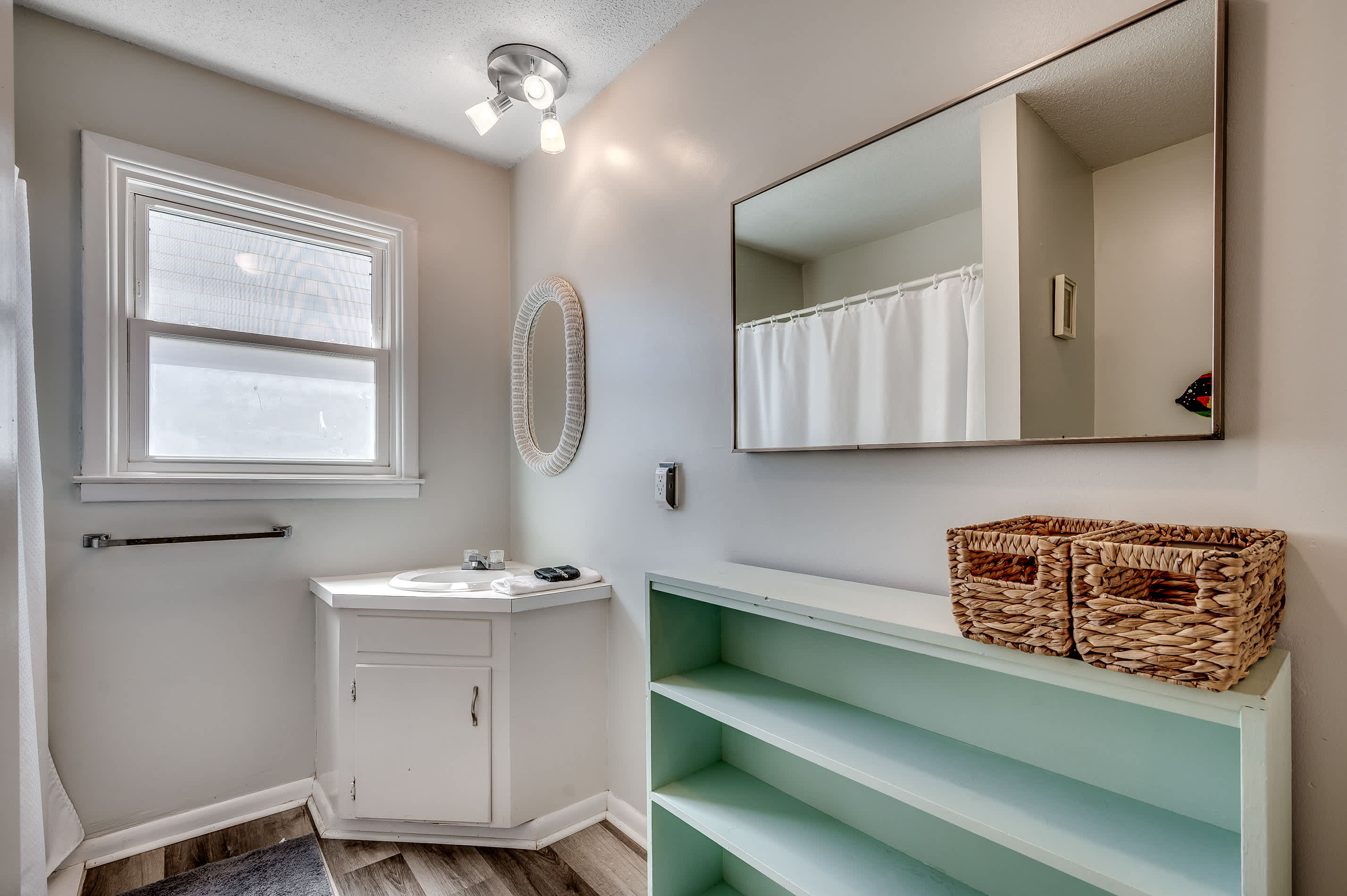 Stunning Waterfront Views at Crab Crest House
