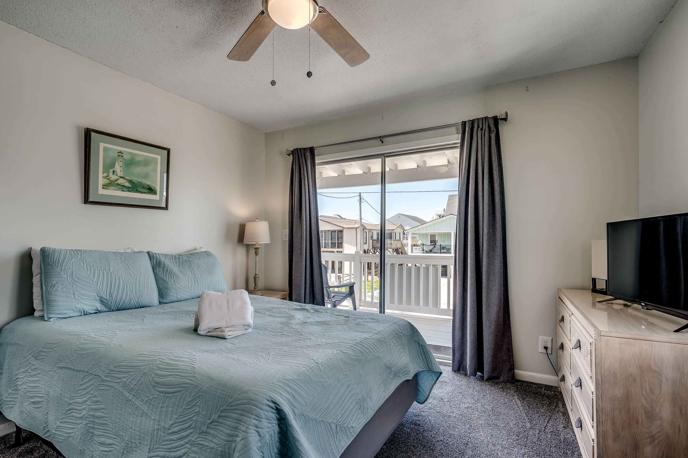 Stunning Waterfront Views at Crab Crest House