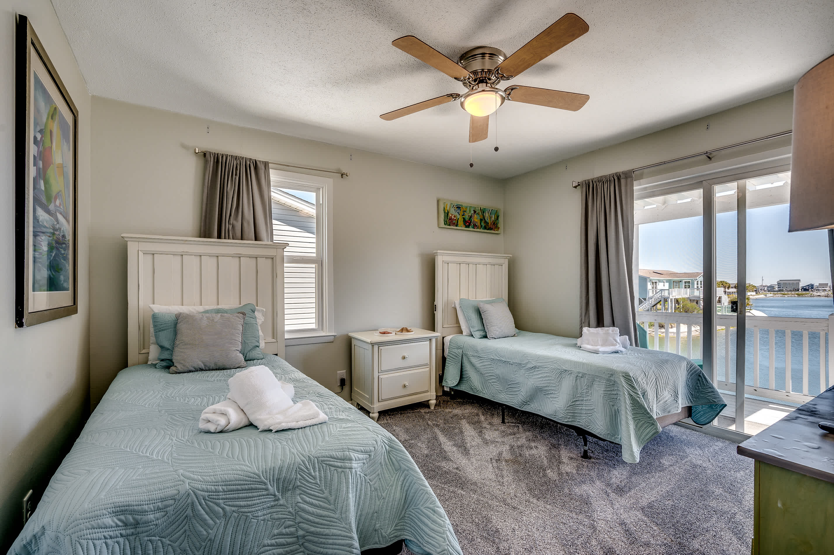 Stunning Waterfront Views at Crab Crest House